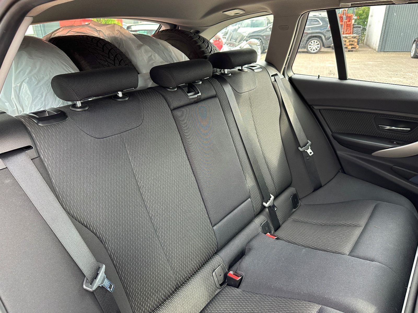 Fahrzeugabbildung BMW 320 D Touring 135 KW  Navi SH 8x Alu S/W