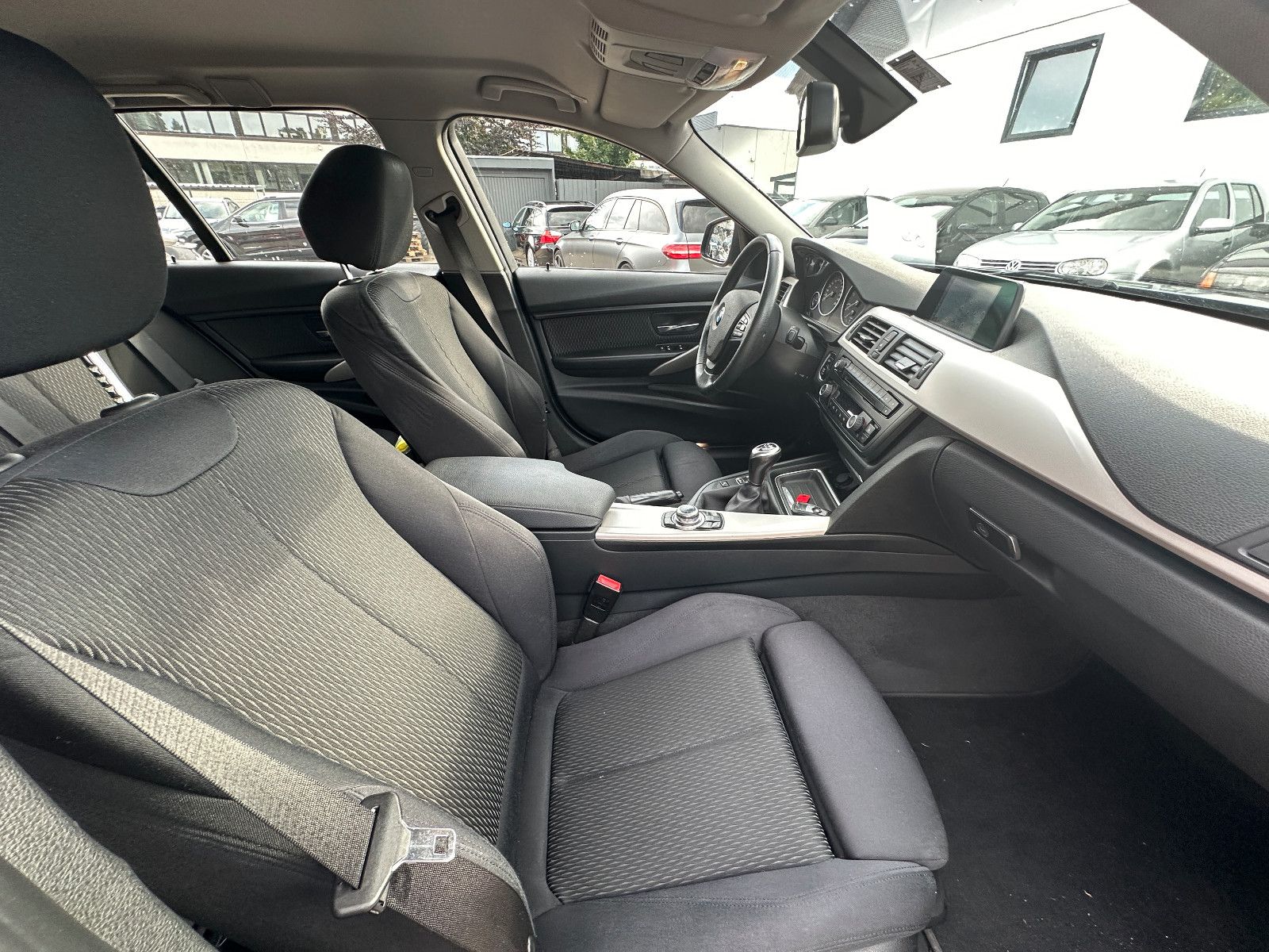 Fahrzeugabbildung BMW 320 D Touring 135 KW  Navi SH 8x Alu S/W