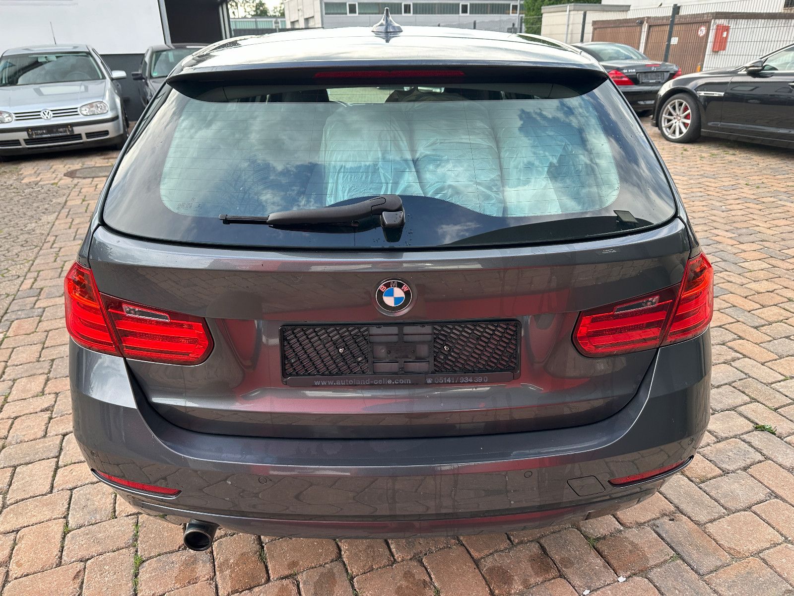 Fahrzeugabbildung BMW 320 D Touring 135 KW  Navi SH 8x Alu S/W