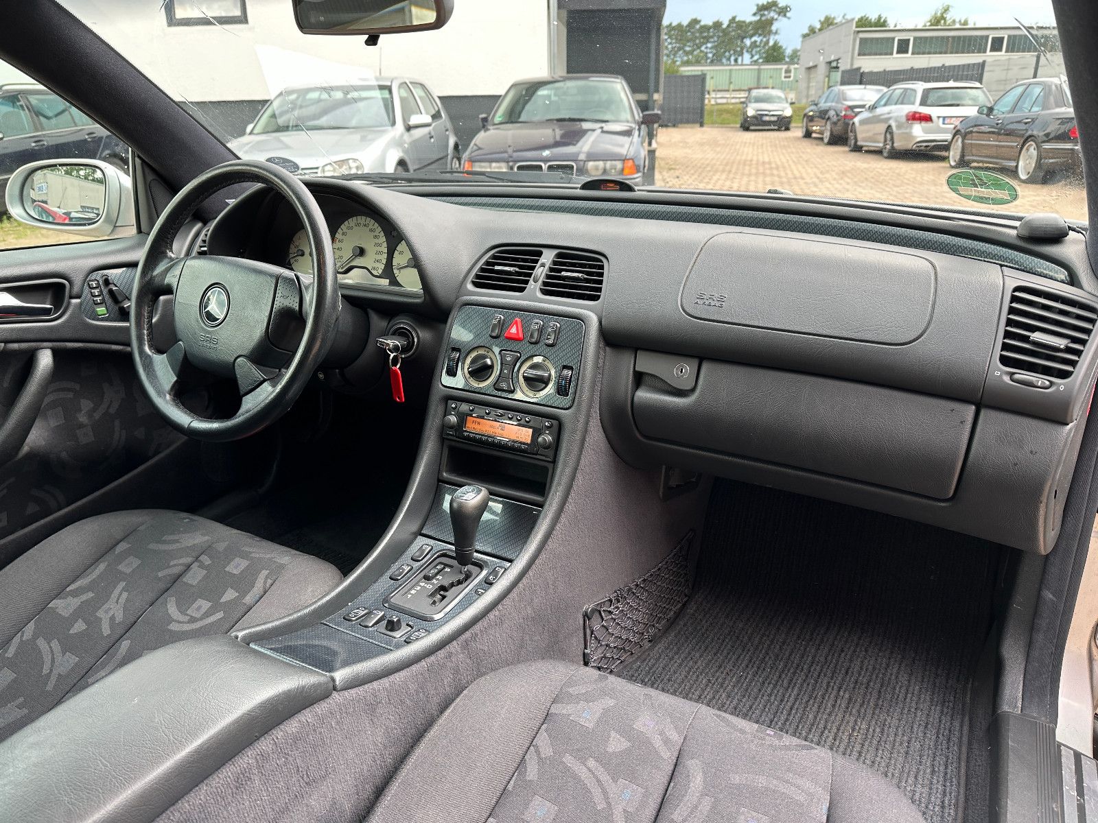 Fahrzeugabbildung Mercedes-Benz CLK 320 3.2 Sport 224 PS Tüv neu sehr sauber