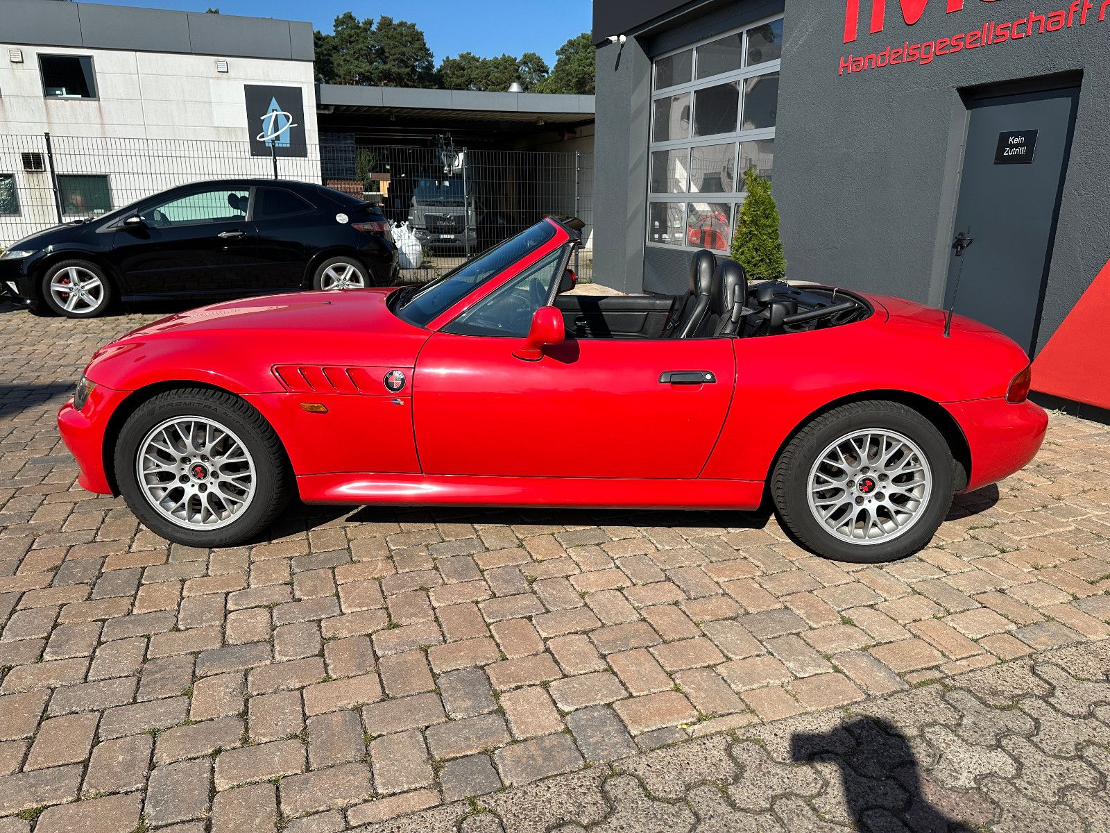 Fahrzeugabbildung BMW Z3 Roadster 1.8 115 PS HU neu Leder Dach neu!!!
