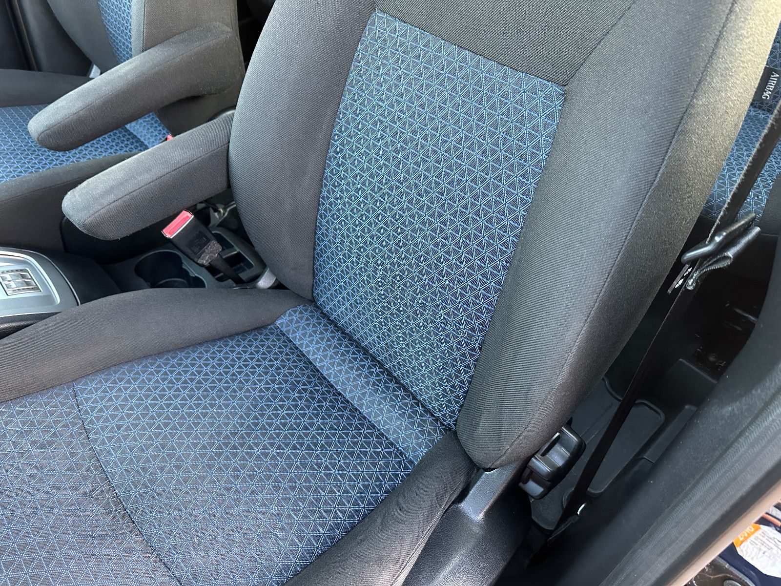 Fahrzeugabbildung Ford Galaxy Concept 2.0 140 PS HU neu 7 Sitze