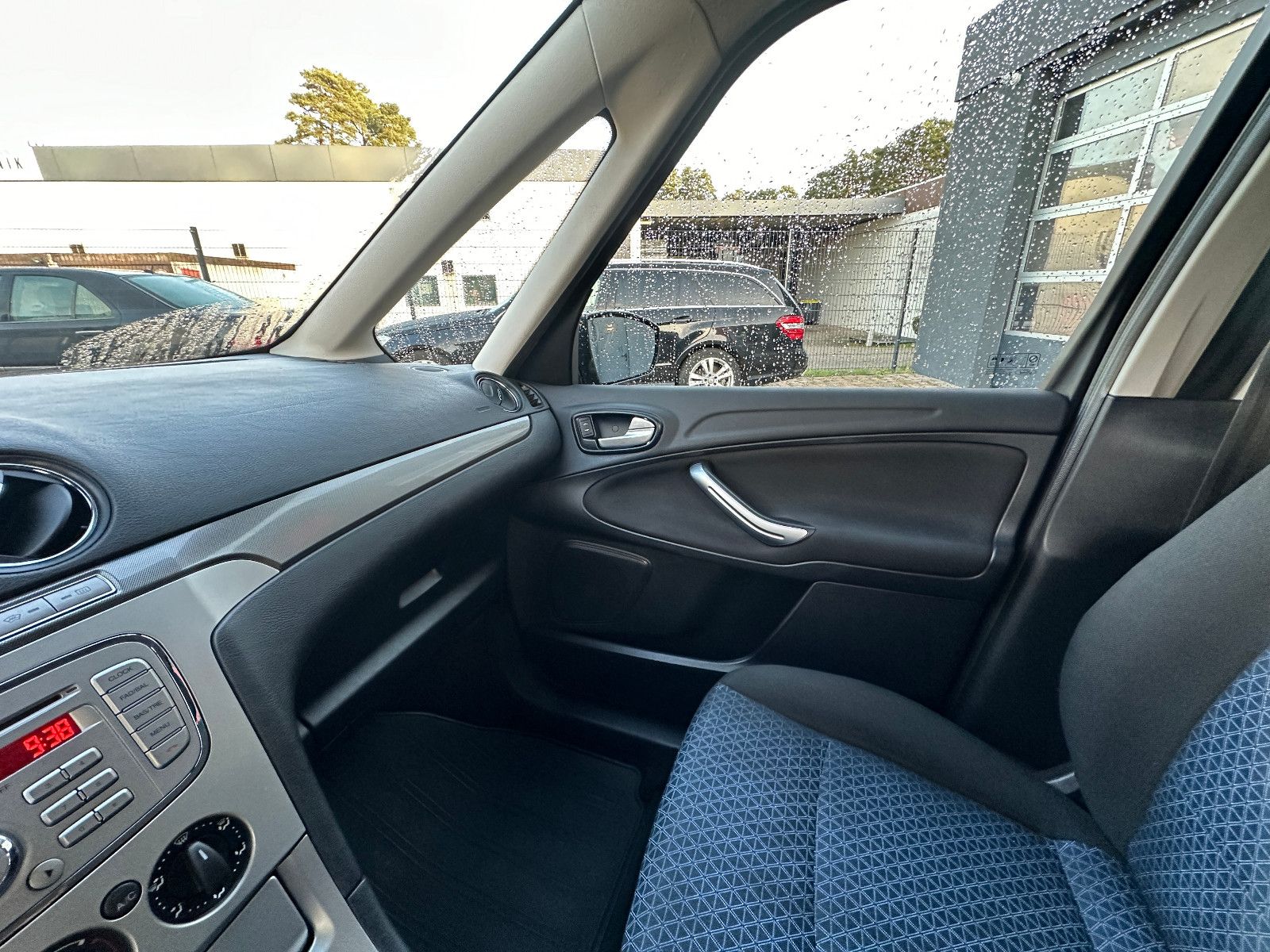 Fahrzeugabbildung Ford Galaxy Concept 2.0 140 PS HU neu 7 Sitze