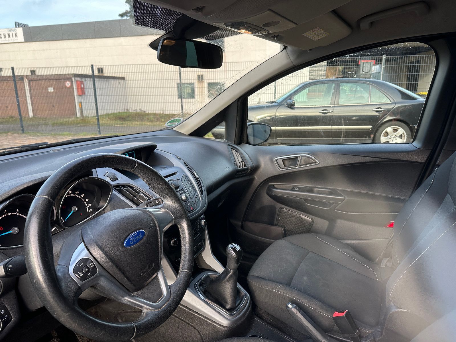 Fahrzeugabbildung Ford B-Max Trend 1.0 101 PS HU 8/26 S/W SH Alu