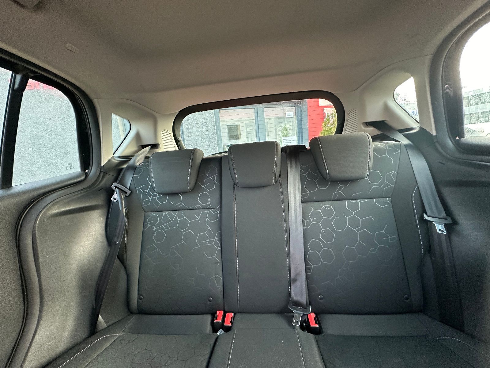 Fahrzeugabbildung Ford B-Max Trend 1.0 101 PS HU 8/26 S/W SH Alu