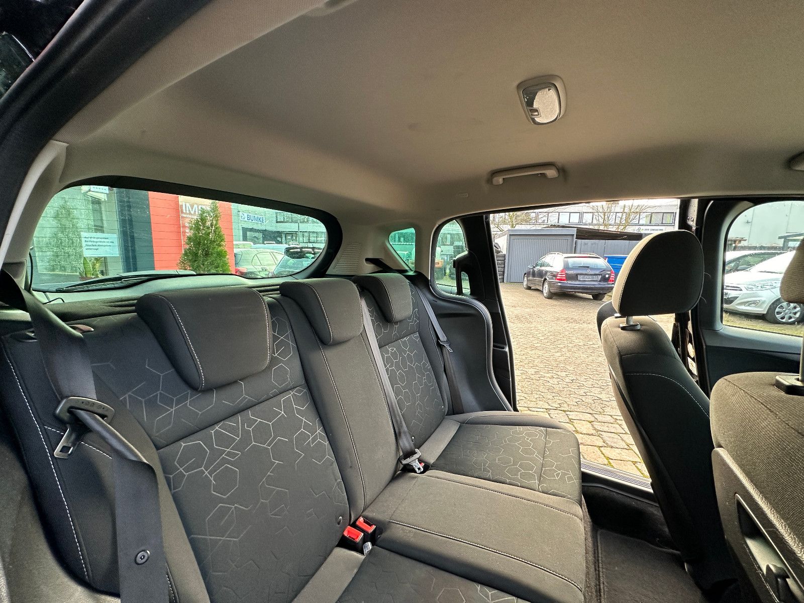 Fahrzeugabbildung Ford B-Max Trend 1.0 101 PS HU 8/26 S/W SH Alu