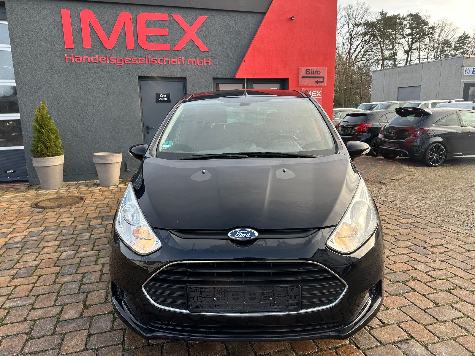 Fahrzeugabbildung Ford B-Max Trend 1.0 101 PS HU 8/26 S/W SH Alu