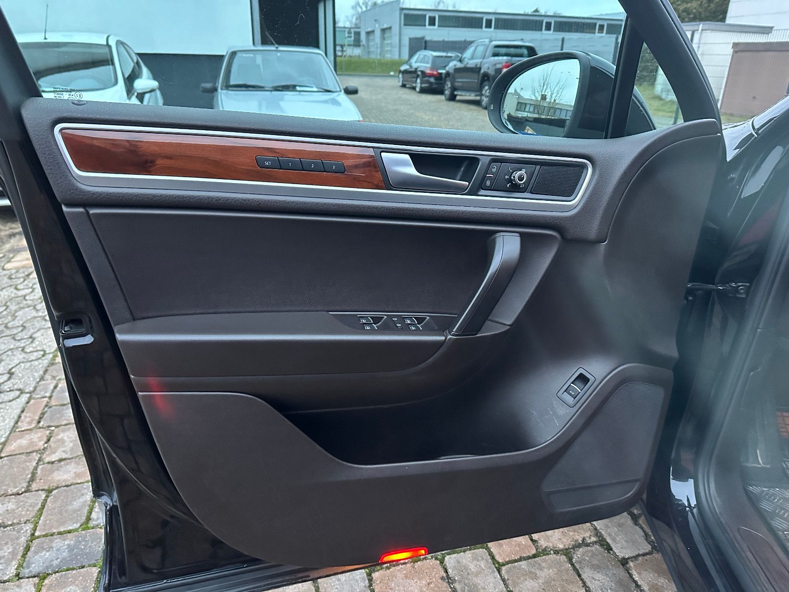 Fahrzeugabbildung Volkswagen Touareg V6 TDI 3.0 240 PS Hu neu Leder AHK Navi