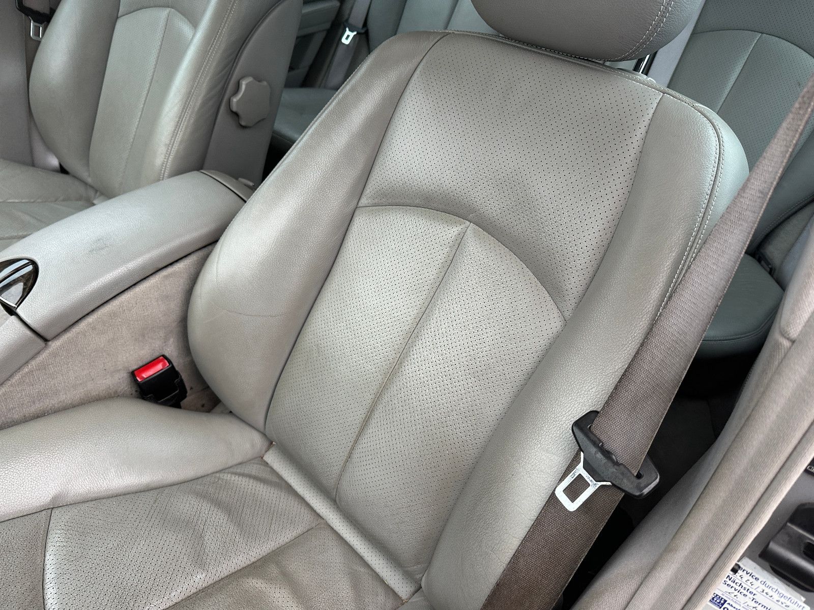 Fahrzeugabbildung Mercedes-Benz E 200 T Kompressor 1.8 163 PS Leder Xenon SH