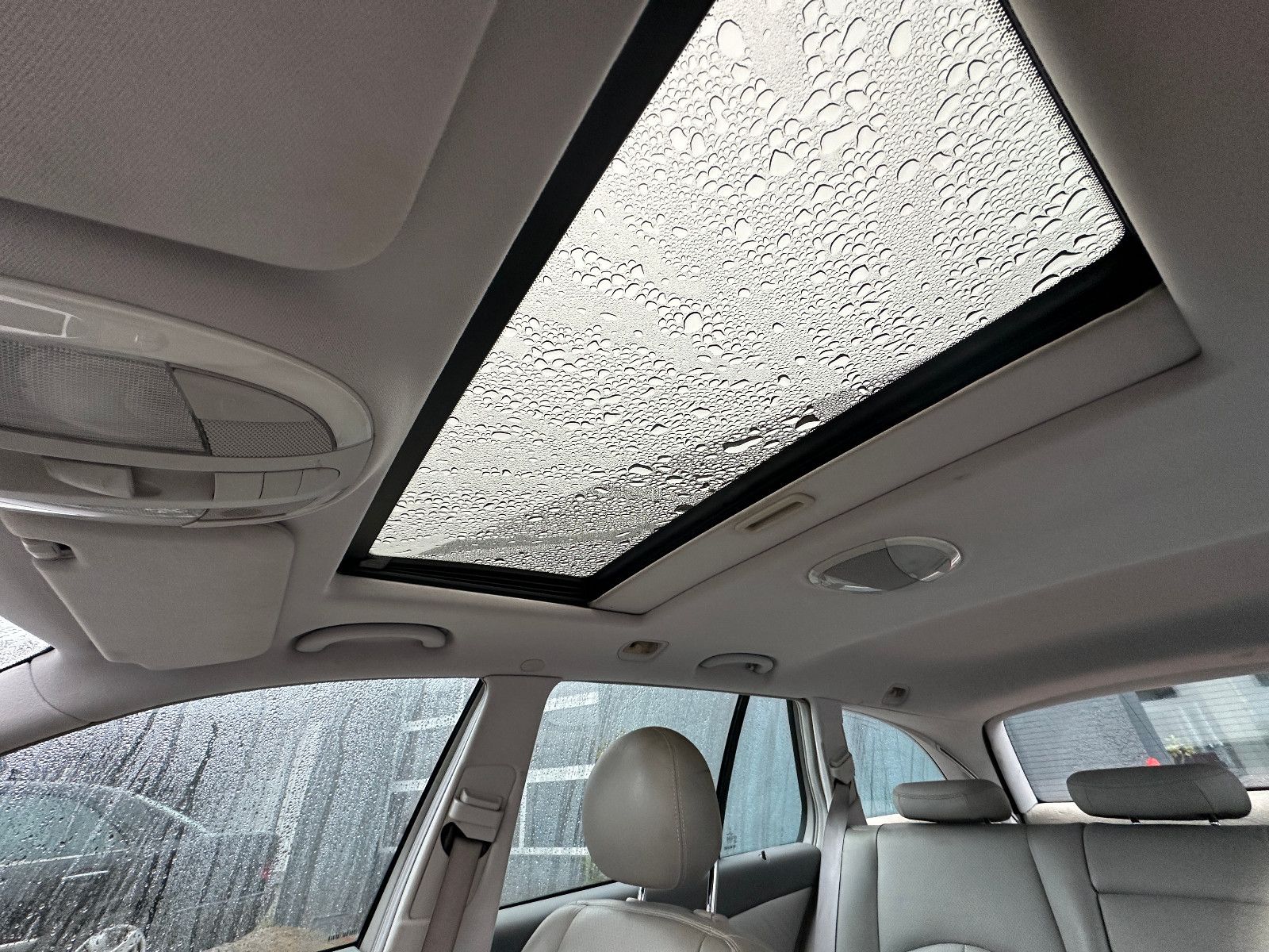 Fahrzeugabbildung Mercedes-Benz E 200 T Kompressor 1.8 163 PS Leder Xenon SH