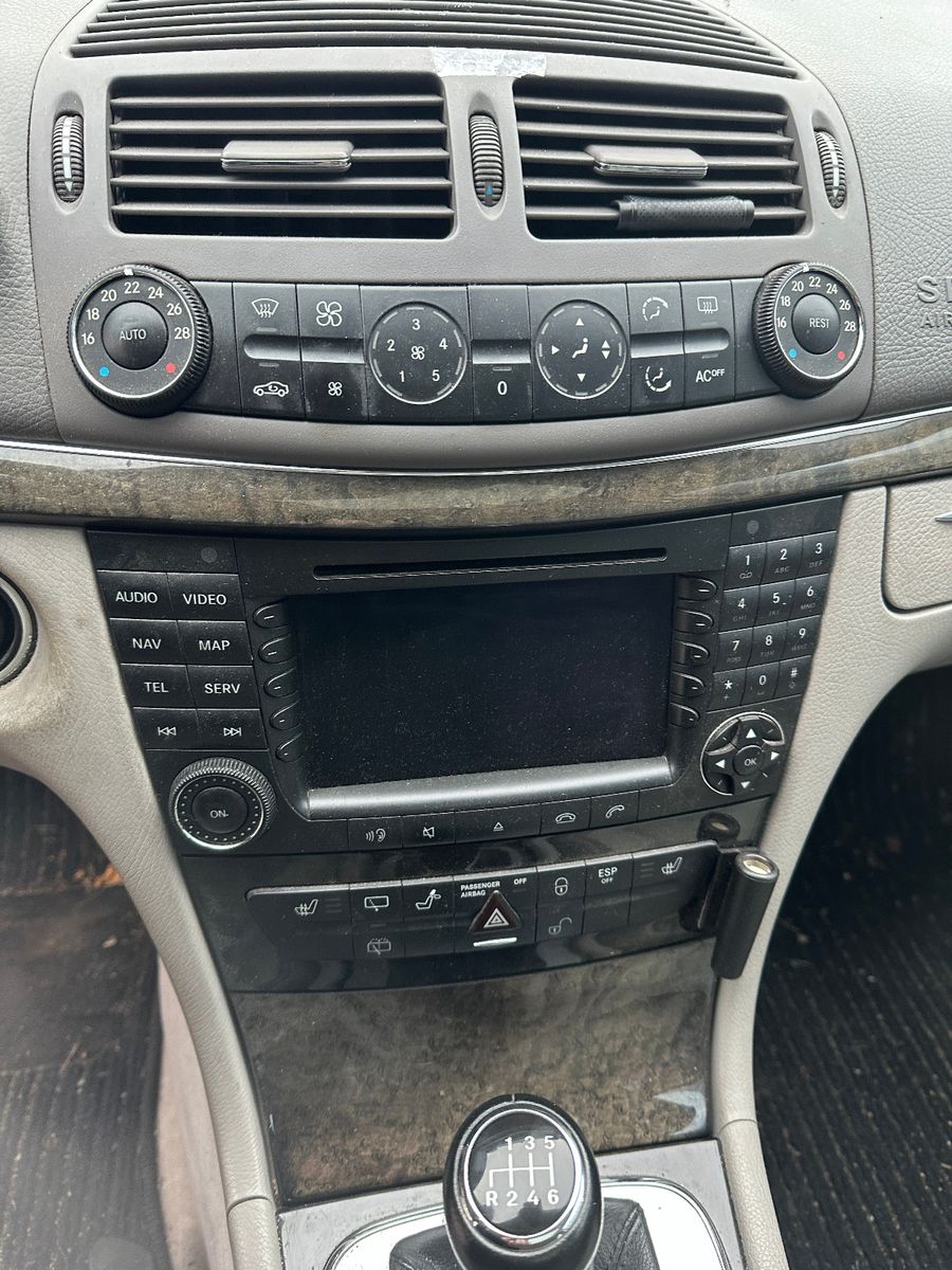 Fahrzeugabbildung Mercedes-Benz E 200 T Kompressor 1.8 163 PS Leder Xenon SH