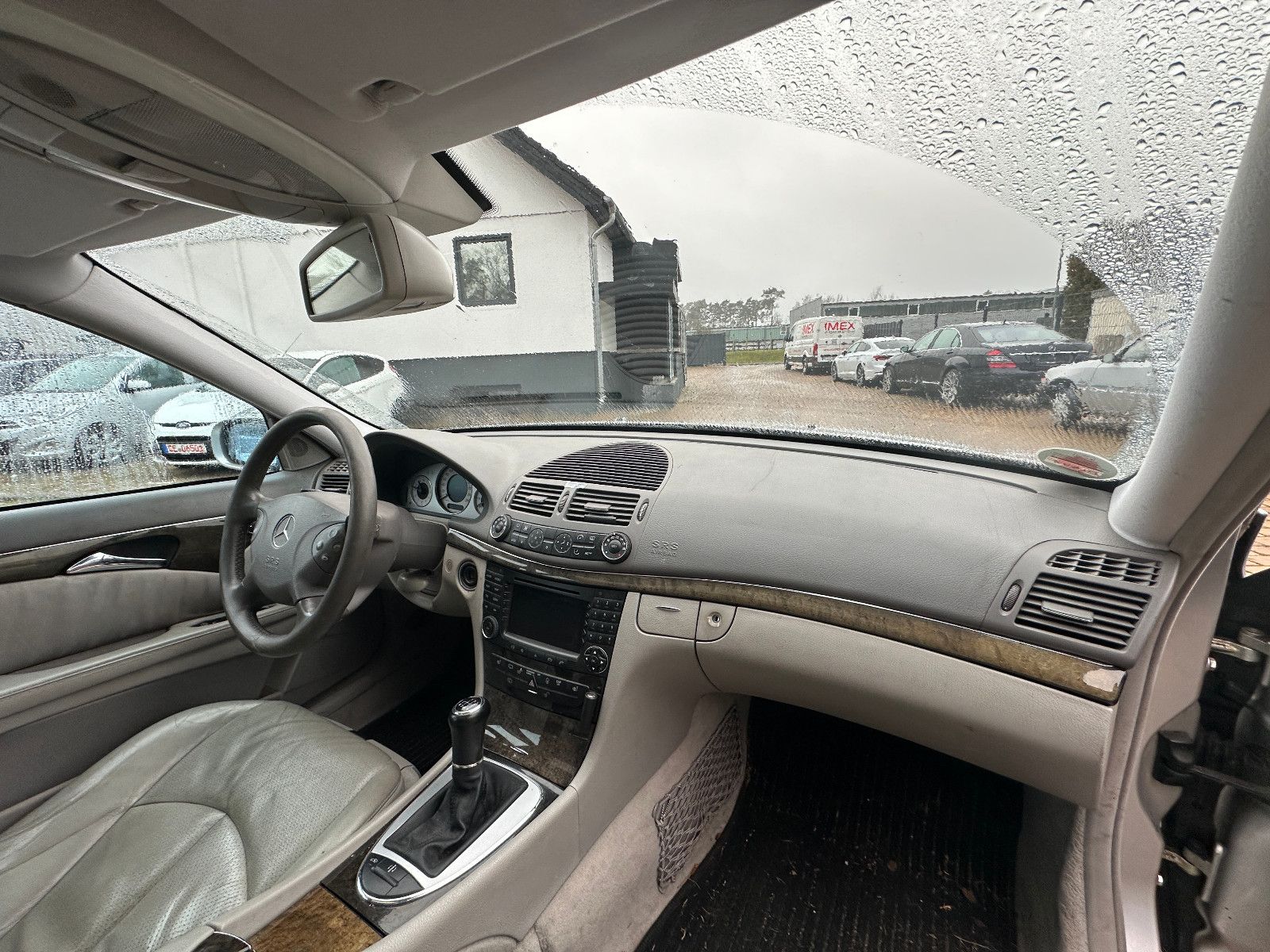 Fahrzeugabbildung Mercedes-Benz E 200 T Kompressor 1.8 163 PS Leder Xenon SH