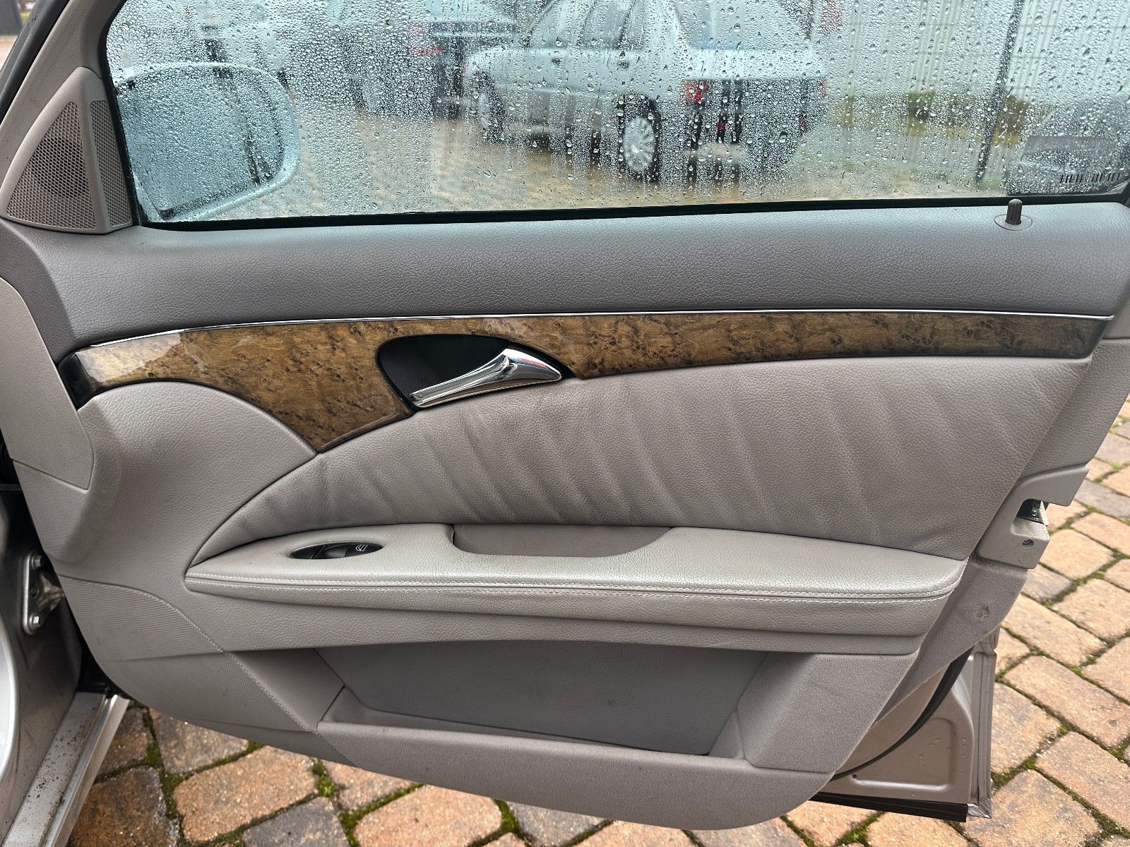 Fahrzeugabbildung Mercedes-Benz E 200 T Kompressor 1.8 163 PS Leder Xenon SH