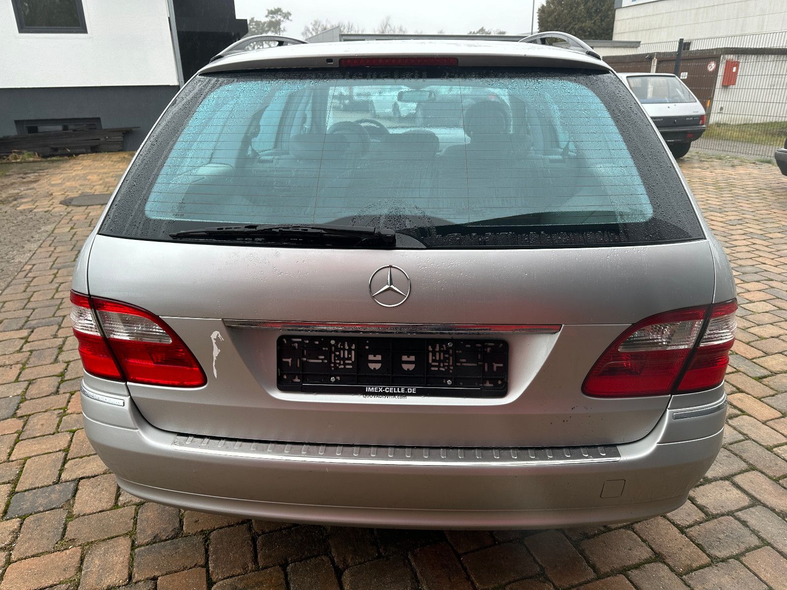 Fahrzeugabbildung Mercedes-Benz E 200 T Kompressor 1.8 163 PS Leder Xenon SH