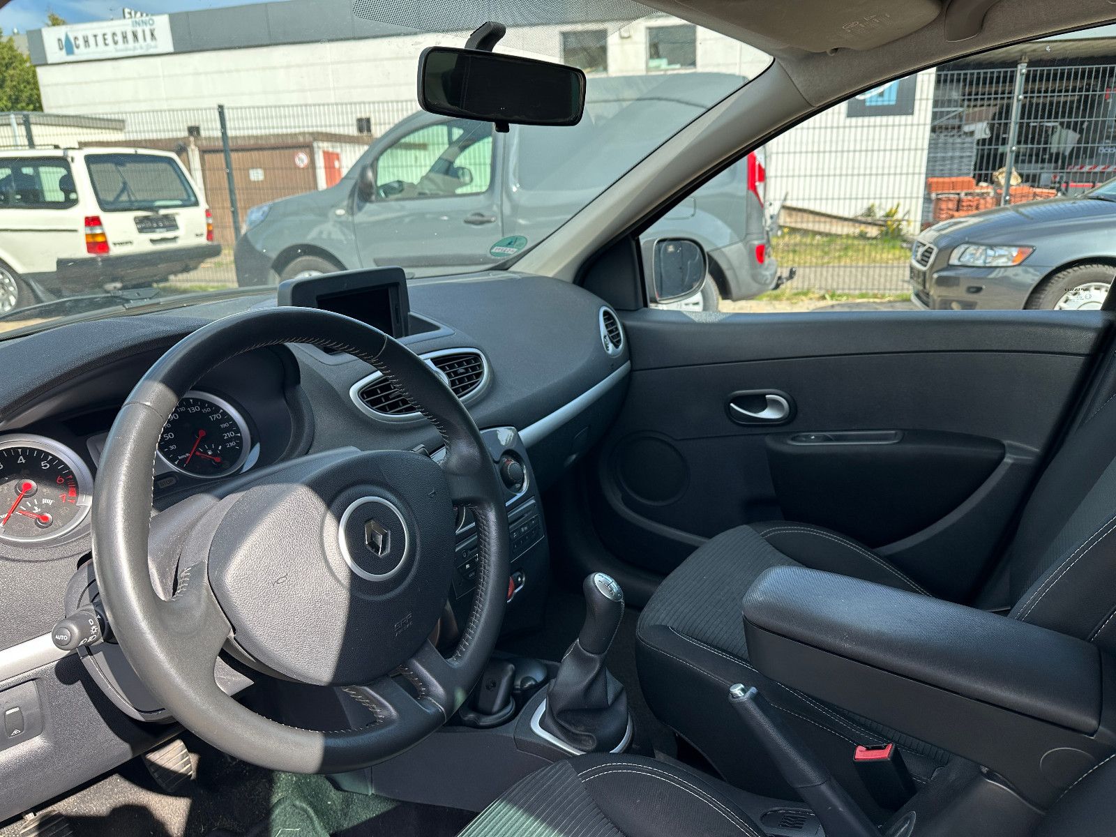 Fahrzeugabbildung Renault Clio III Tom Tom Edition HU neu Navi Klima SH