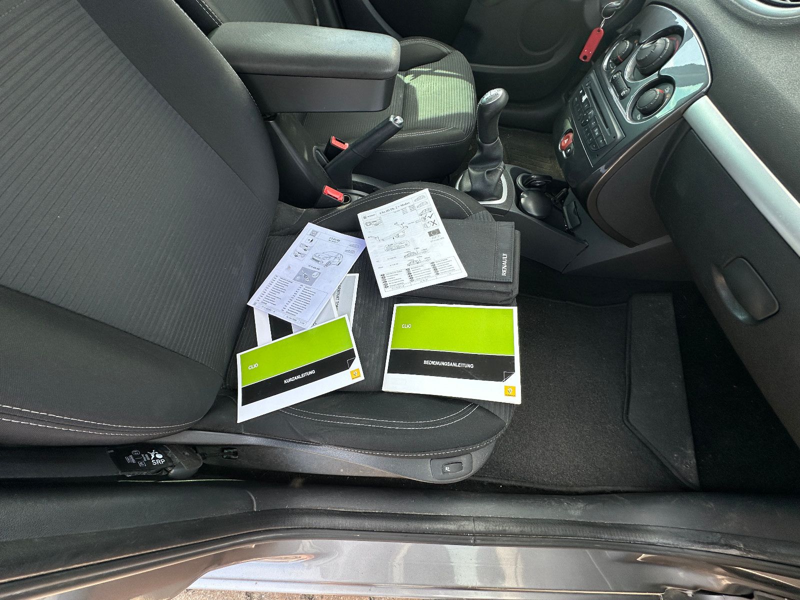Fahrzeugabbildung Renault Clio III Tom Tom Edition HU neu Navi Klima SH