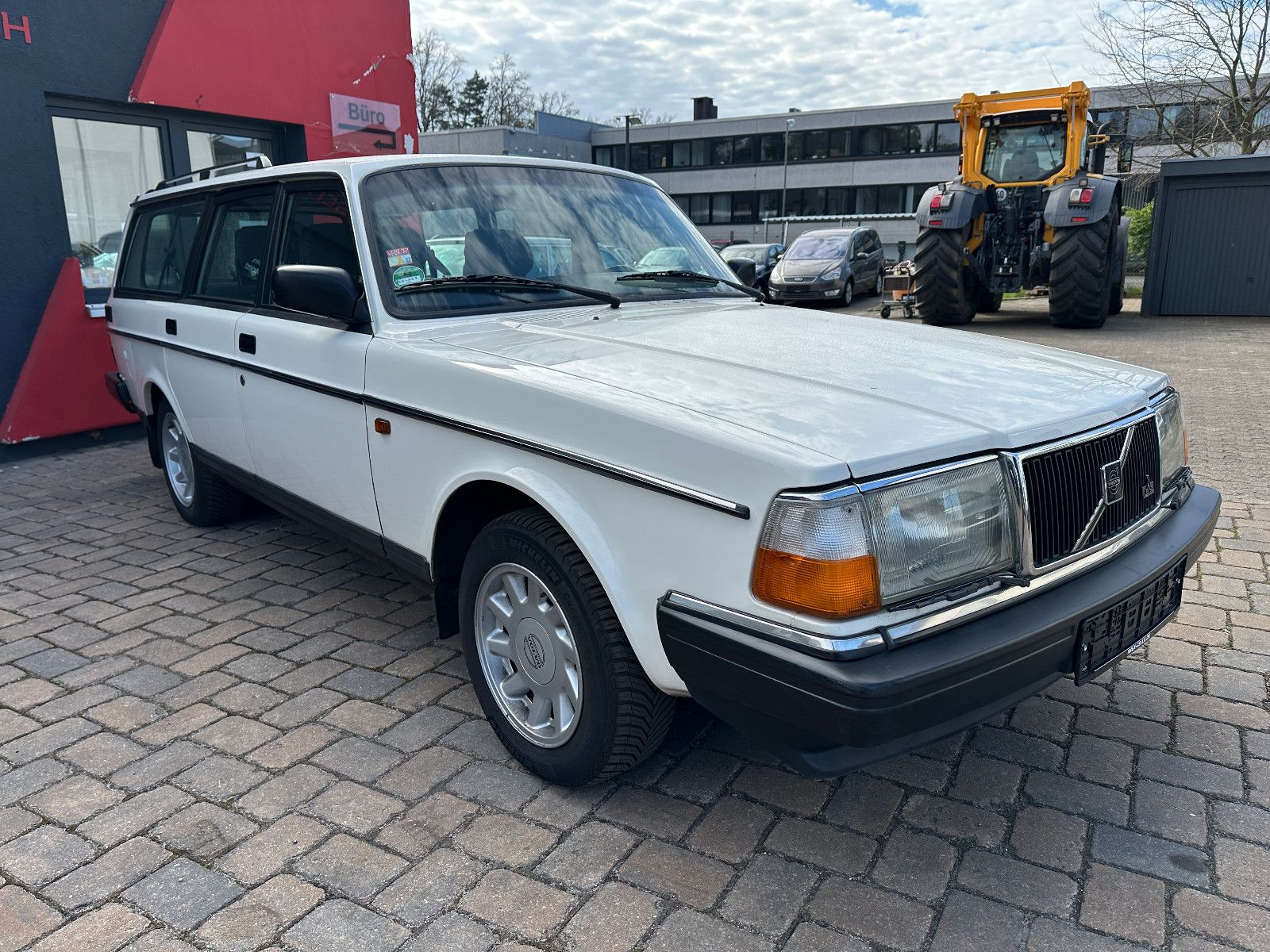 Fahrzeugabbildung Volvo 240 GL Kombi 2.3 115 PS Autom.Alu ABS Servo ZV