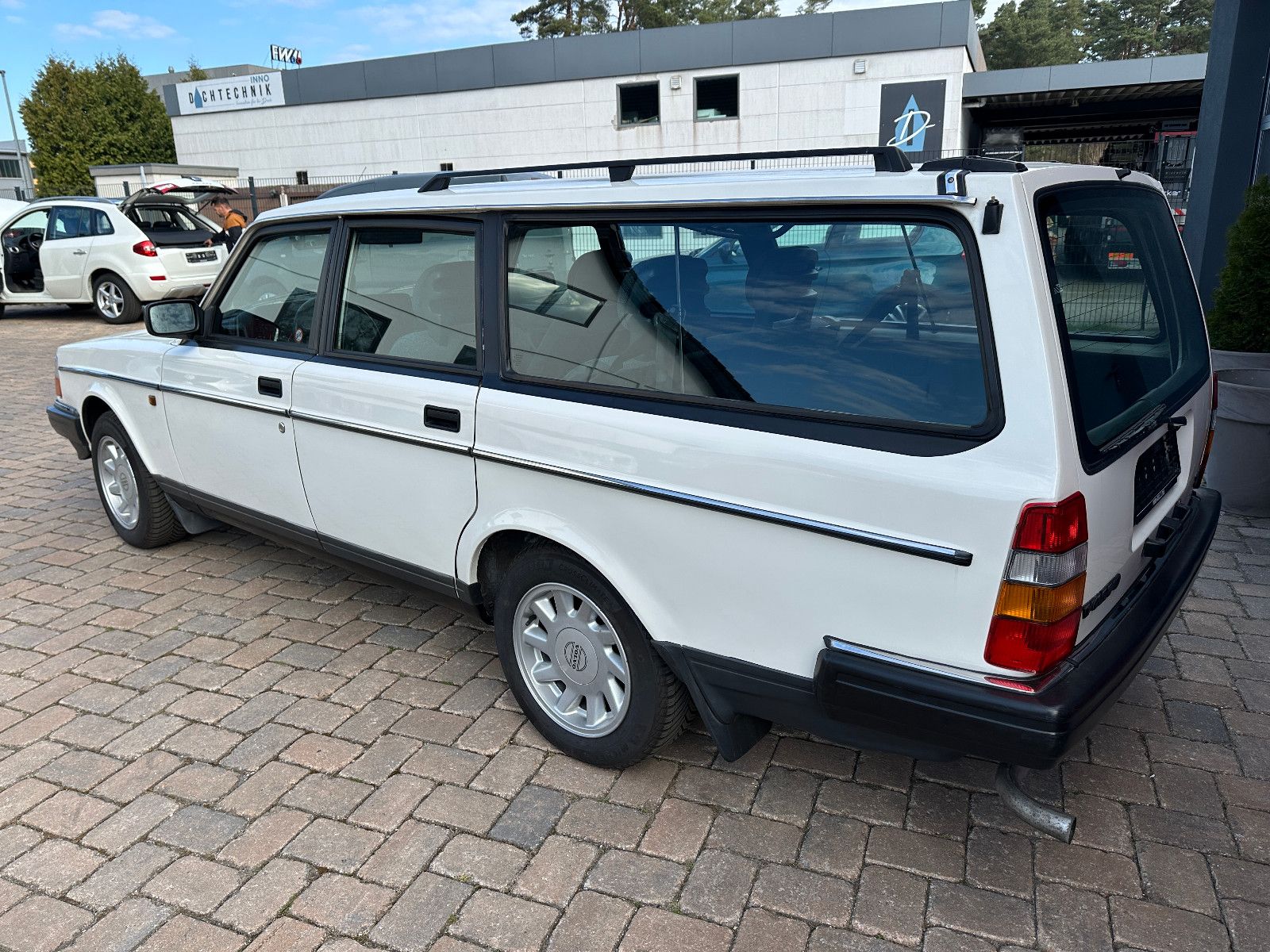 Fahrzeugabbildung Volvo 240 GL Kombi 2.3 115 PS Autom.Alu ABS Servo ZV