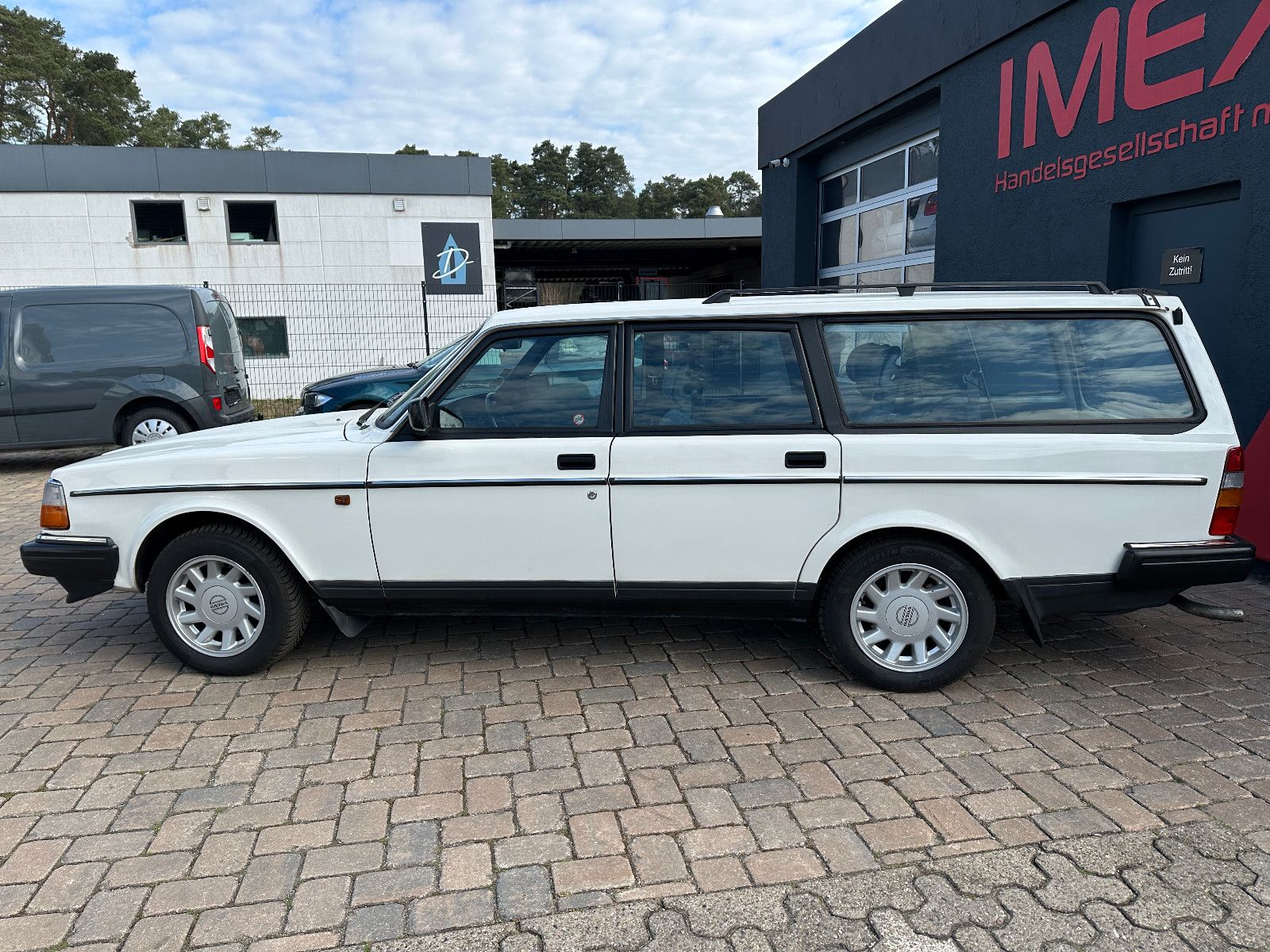 Fahrzeugabbildung Volvo 240 GL Kombi 2.3 115 PS Autom.Alu ABS Servo ZV