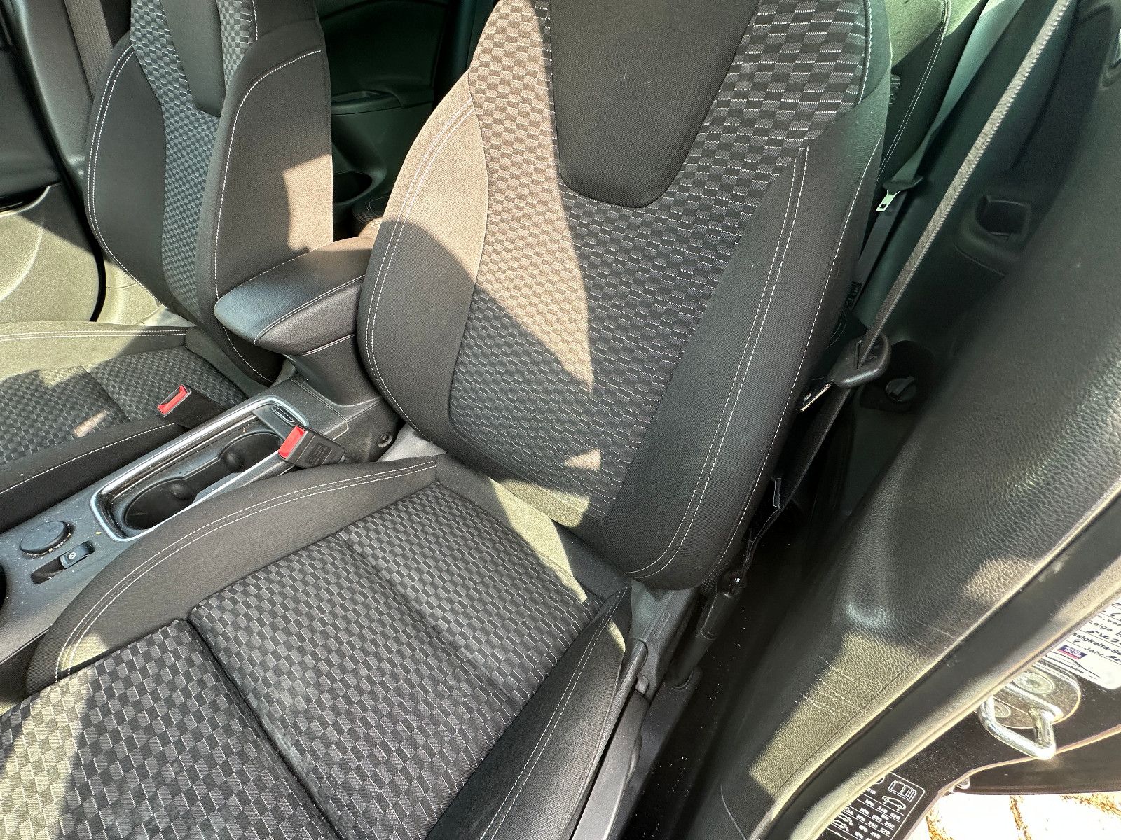 Fahrzeugabbildung Opel Astra K Sports Tourer 118 KW Navi LH SH Alu