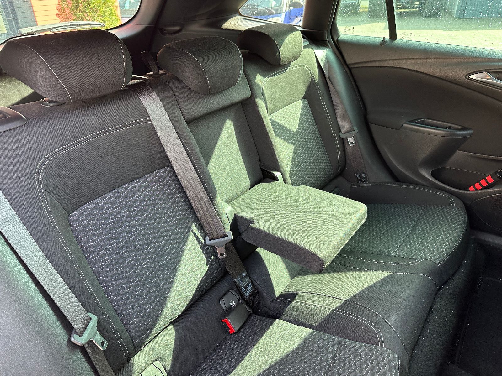 Fahrzeugabbildung Opel Astra K Sports Tourer 118 KW Navi LH SH Alu