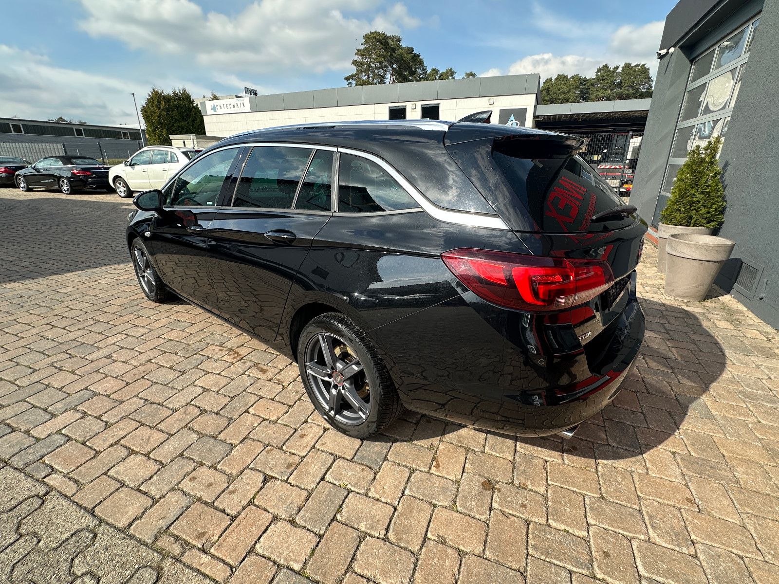 Fahrzeugabbildung Opel Astra K Sports Tourer 118 KW Navi LH SH Alu