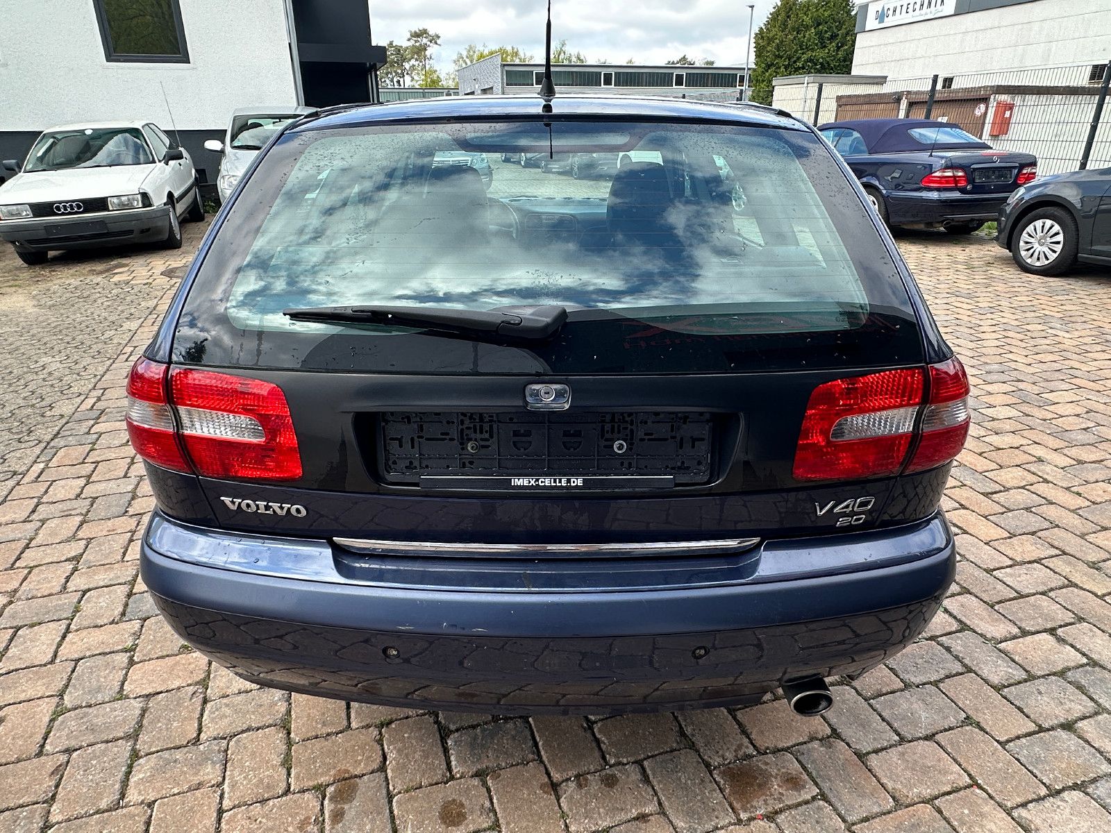Fahrzeugabbildung Volvo V40 2.0 Comfort 2.0 136 PS Hu neu Autom. Klima