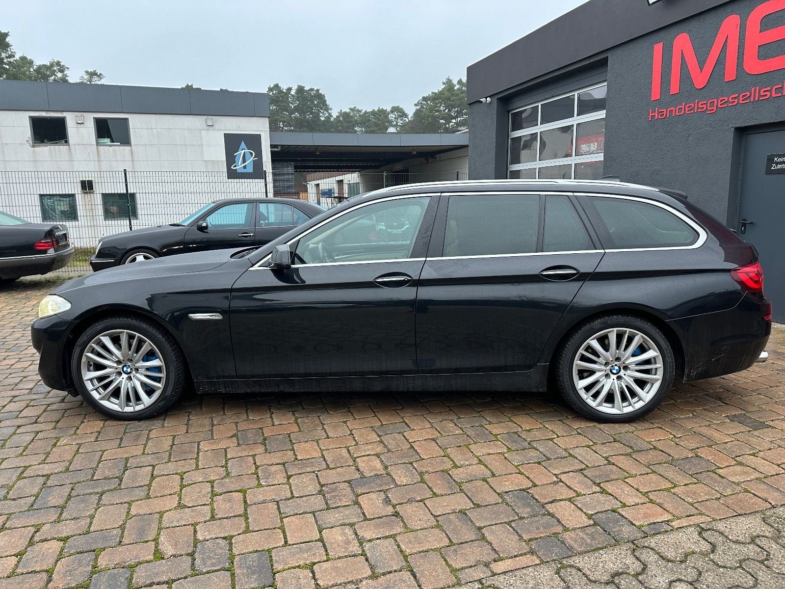 Fahrzeugabbildung BMW 535d 313 PS HU neu Leder Pano Sport SH Navi HU