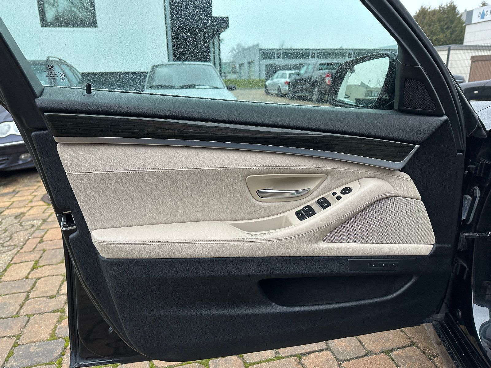 Fahrzeugabbildung BMW 535d 313 PS HU neu Leder Pano Sport SH Navi HU