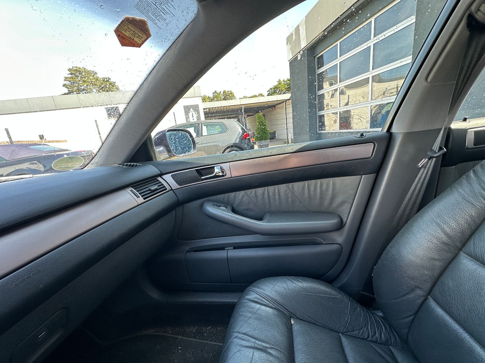 Fahrzeugabbildung Audi A6 2.4 multitronic 163 PS HU neu Leder SH 1.Hand