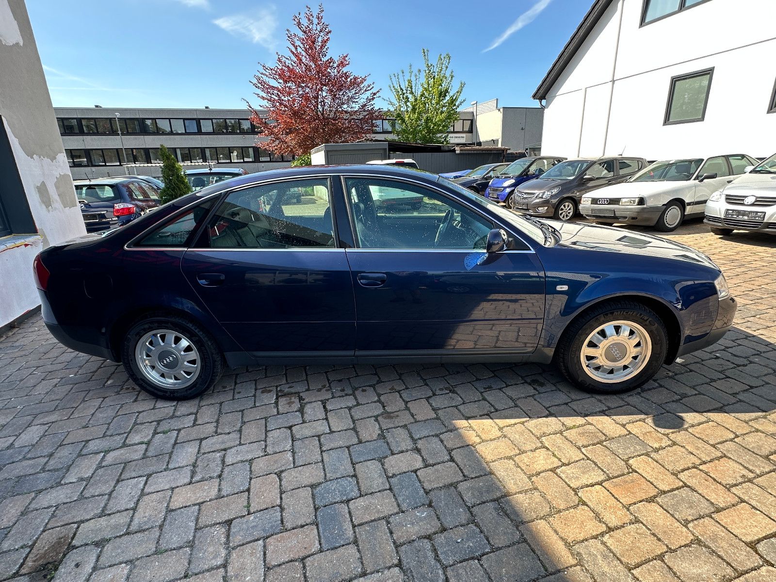 Fahrzeugabbildung Audi A6 2.4 multitronic 163 PS HU neu Leder SH 1.Hand