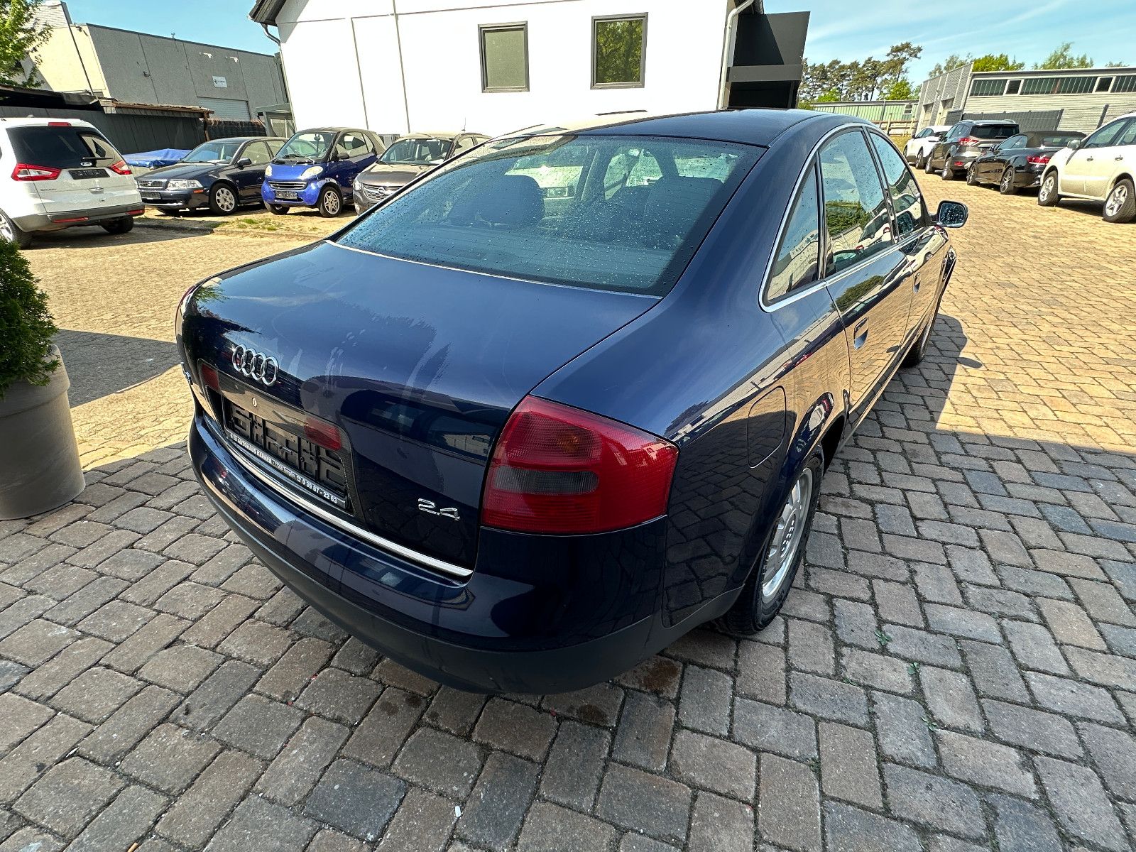 Fahrzeugabbildung Audi A6 2.4 multitronic 163 PS HU neu Leder SH 1.Hand