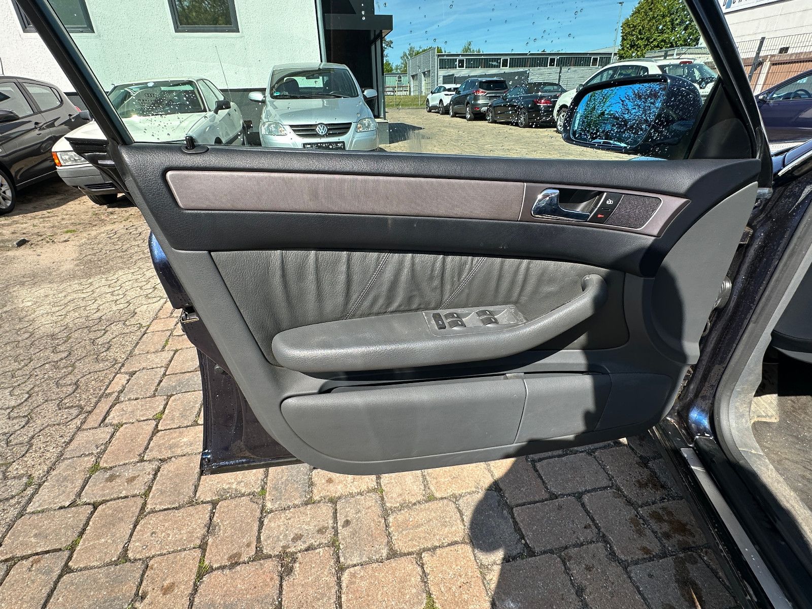 Fahrzeugabbildung Audi A6 2.4 multitronic 163 PS HU neu Leder SH 1.Hand