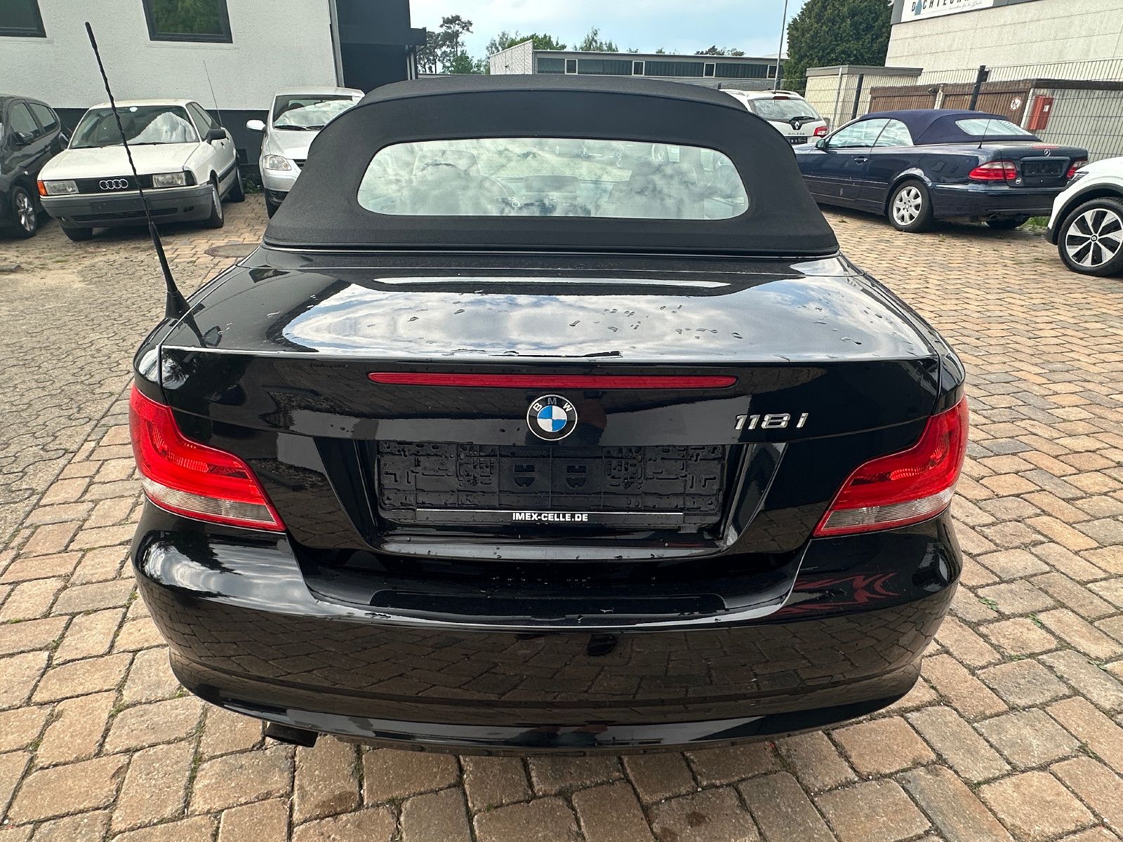 Fahrzeugabbildung BMW 118i Cabrio 143 PS Tüv neu Leder Navi 1.Hand