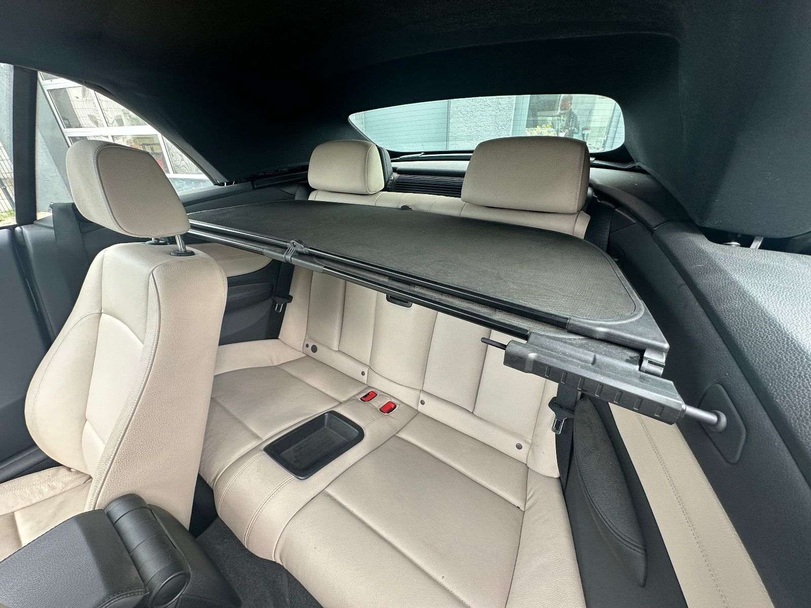 Fahrzeugabbildung BMW 118i Cabrio 143 PS Tüv neu Leder Navi 1.Hand