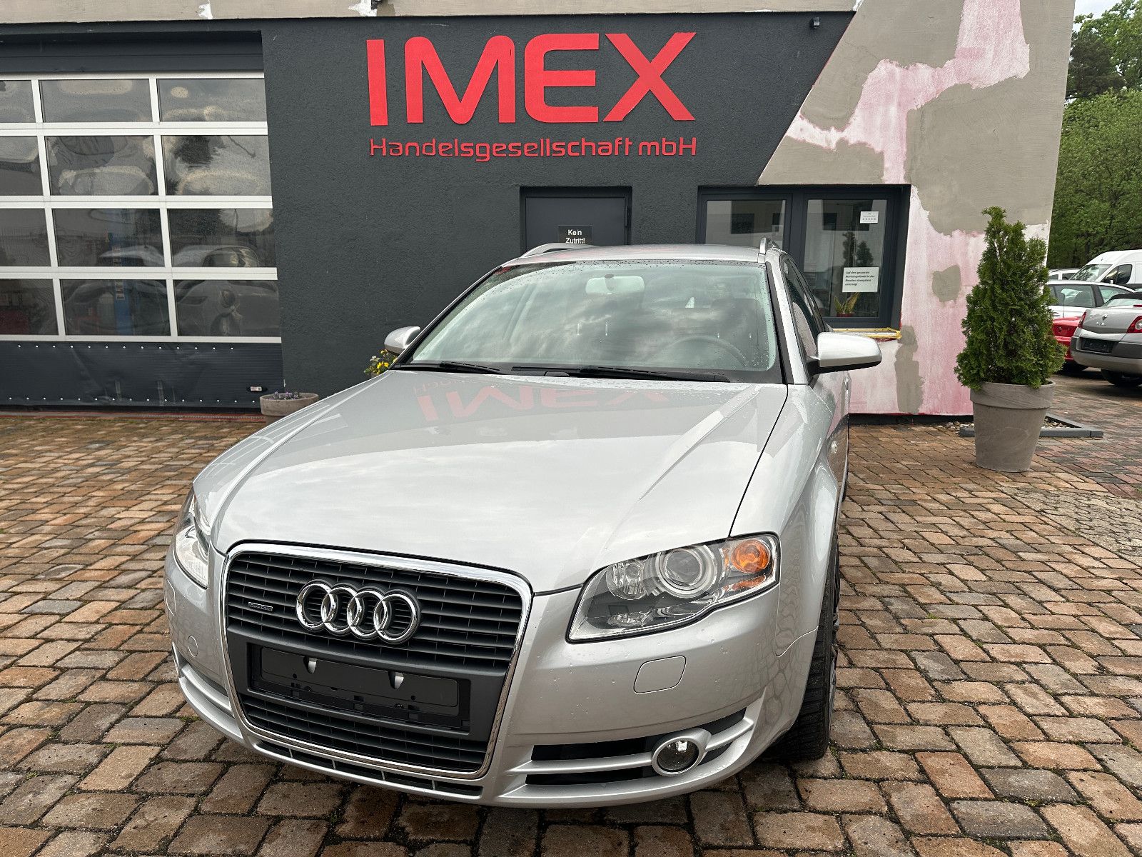 Audi A4 Avant 1.8 T quattro HU neu AHK Bi Xenon
