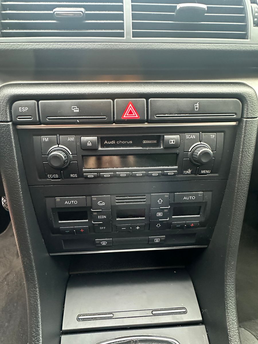 Fahrzeugabbildung Audi A4 Avant 1.8 T quattro HU neu AHK Bi Xenon