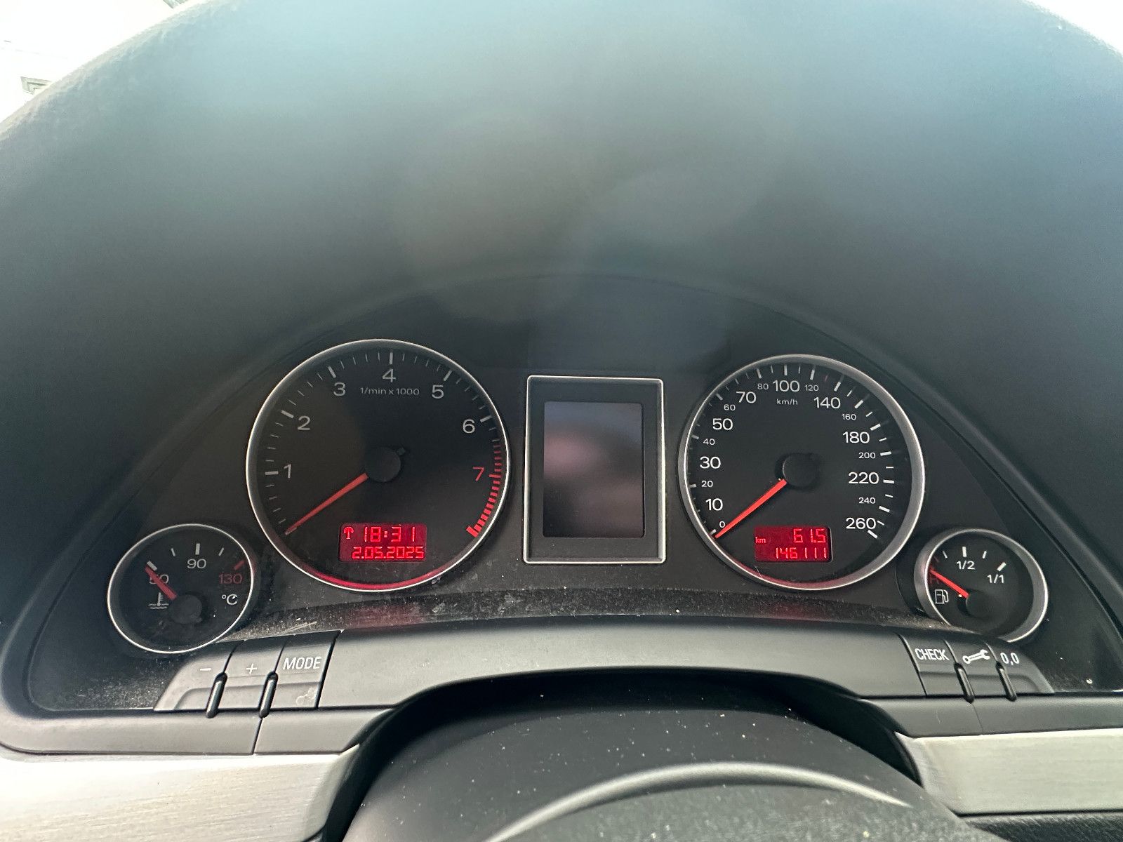 Fahrzeugabbildung Audi A4 Avant 1.8 T quattro HU neu AHK Bi Xenon