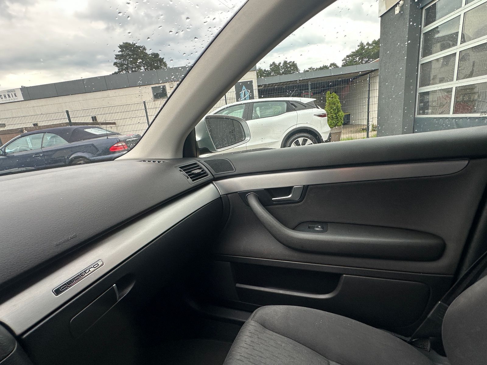 Fahrzeugabbildung Audi A4 Avant 1.8 T quattro HU neu AHK Bi Xenon