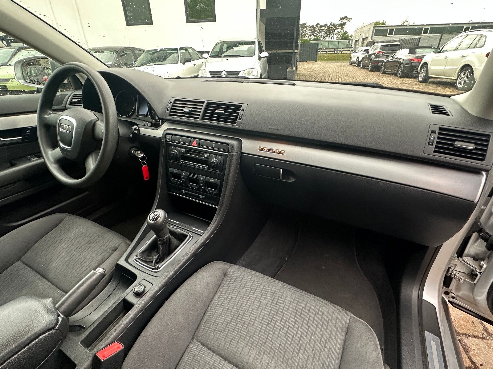 Fahrzeugabbildung Audi A4 Avant 1.8 T quattro HU neu AHK Bi Xenon