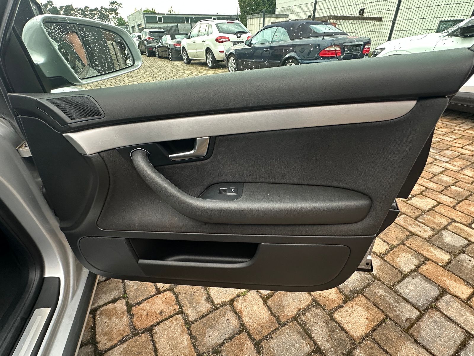 Fahrzeugabbildung Audi A4 Avant 1.8 T quattro HU neu AHK Bi Xenon