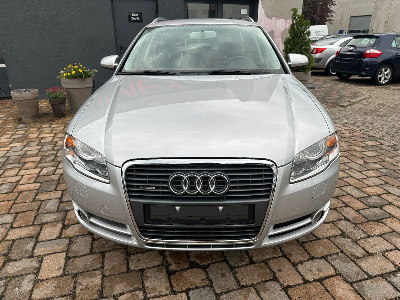 Fahrzeugabbildung Audi A4 Avant 1.8 T quattro HU neu AHK Bi Xenon