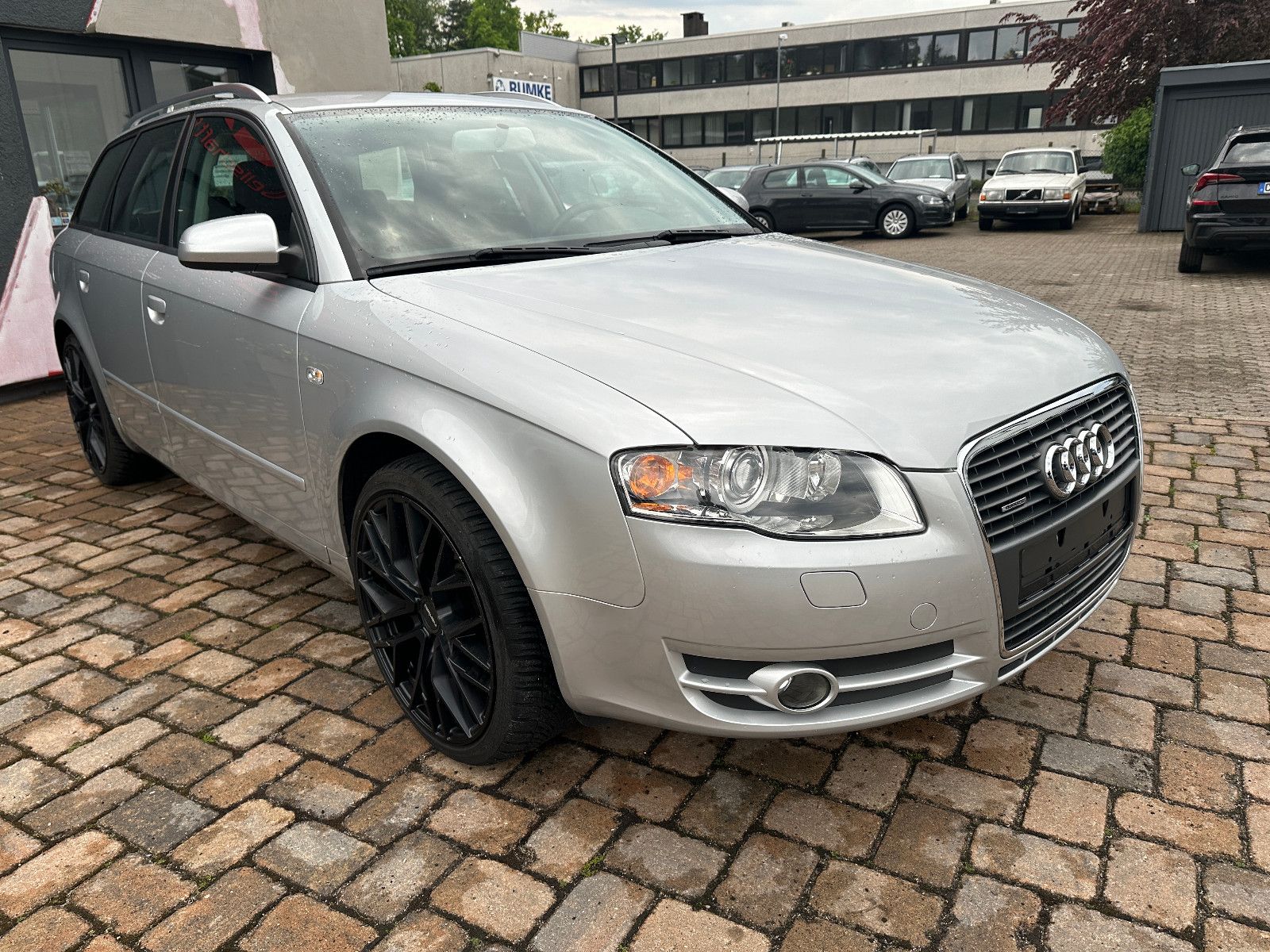 Fahrzeugabbildung Audi A4 Avant 1.8 T quattro HU neu AHK Bi Xenon