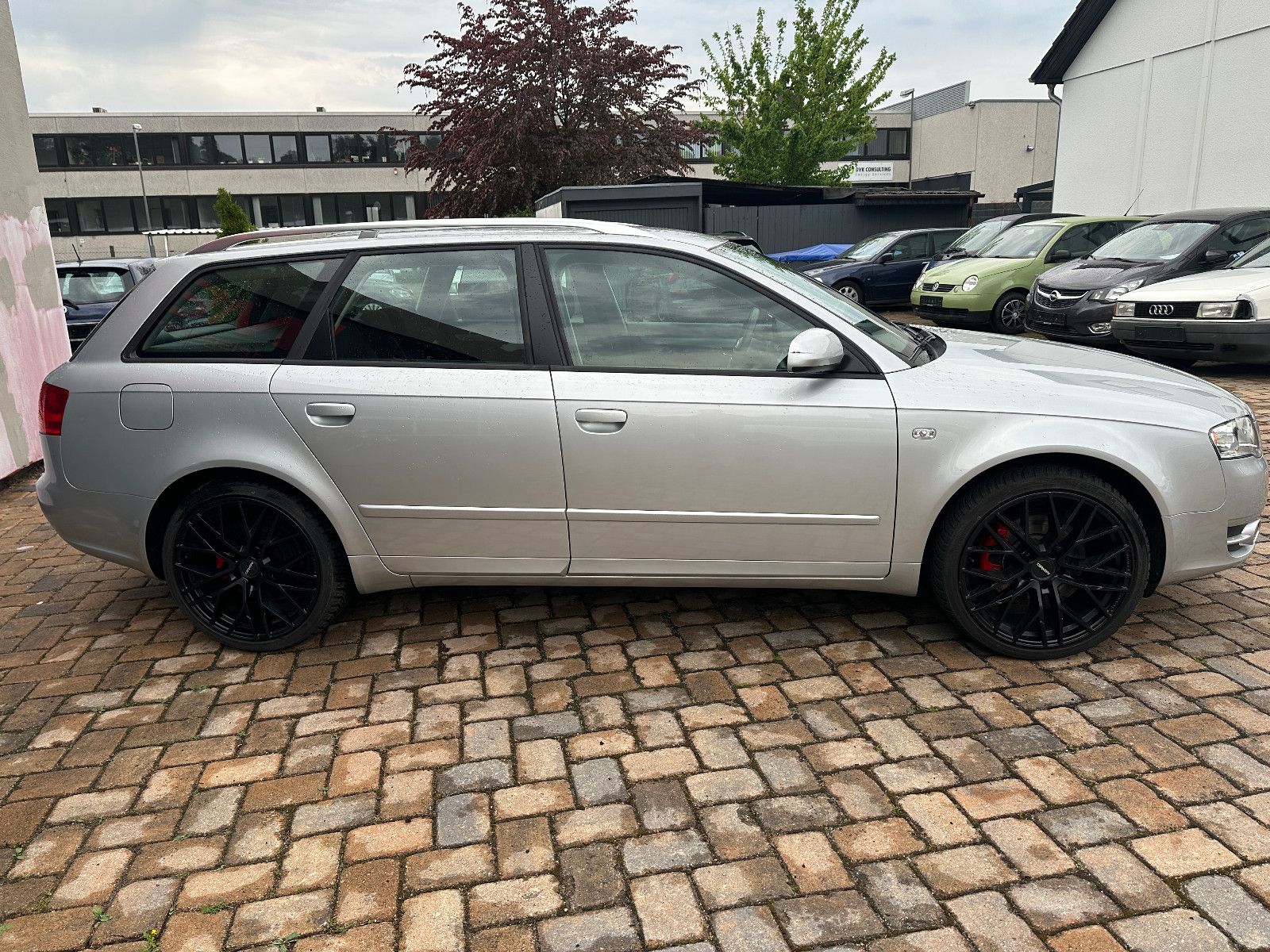 Fahrzeugabbildung Audi A4 Avant 1.8 T quattro HU neu AHK Bi Xenon