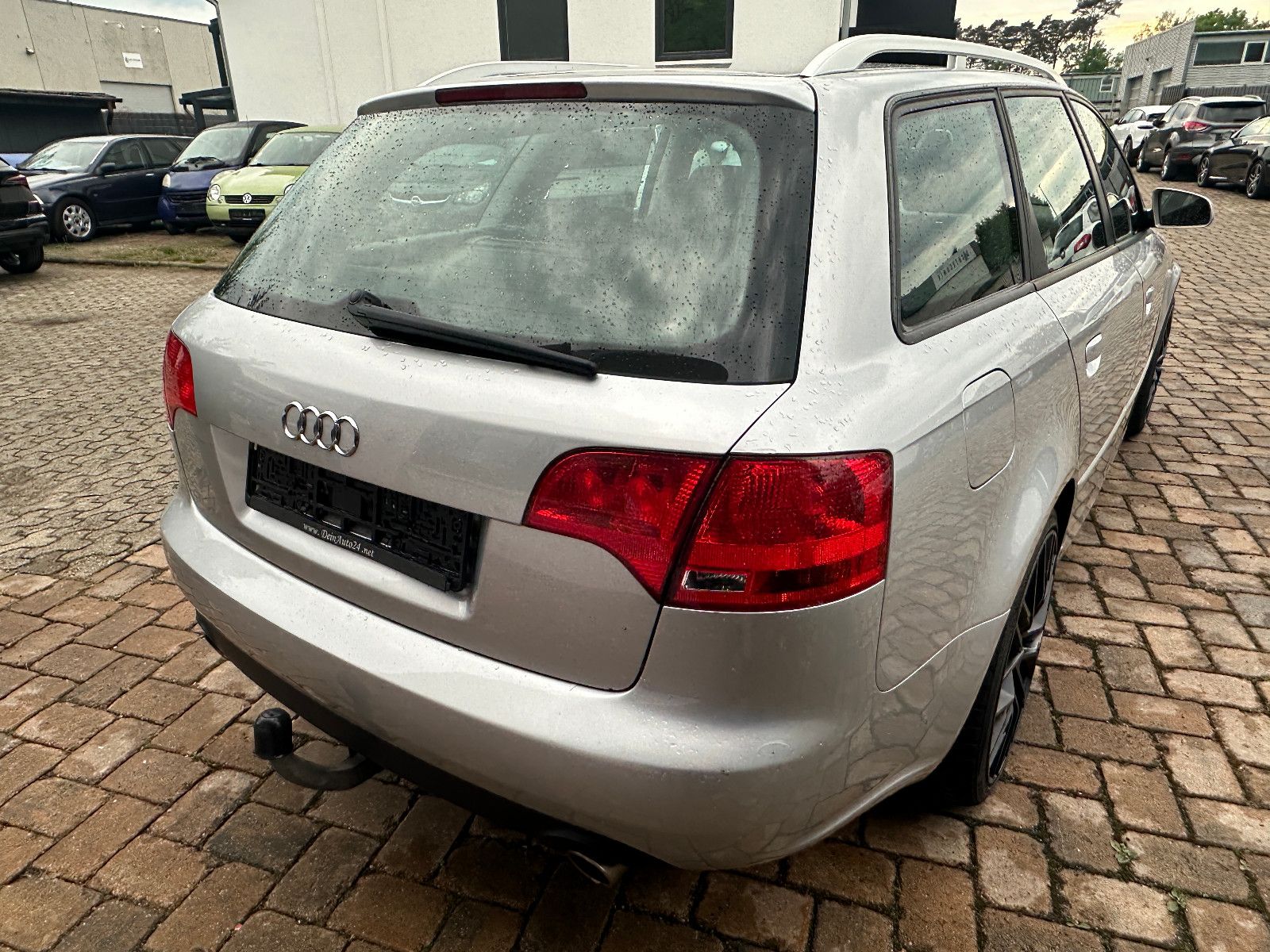 Fahrzeugabbildung Audi A4 Avant 1.8 T quattro HU neu AHK Bi Xenon