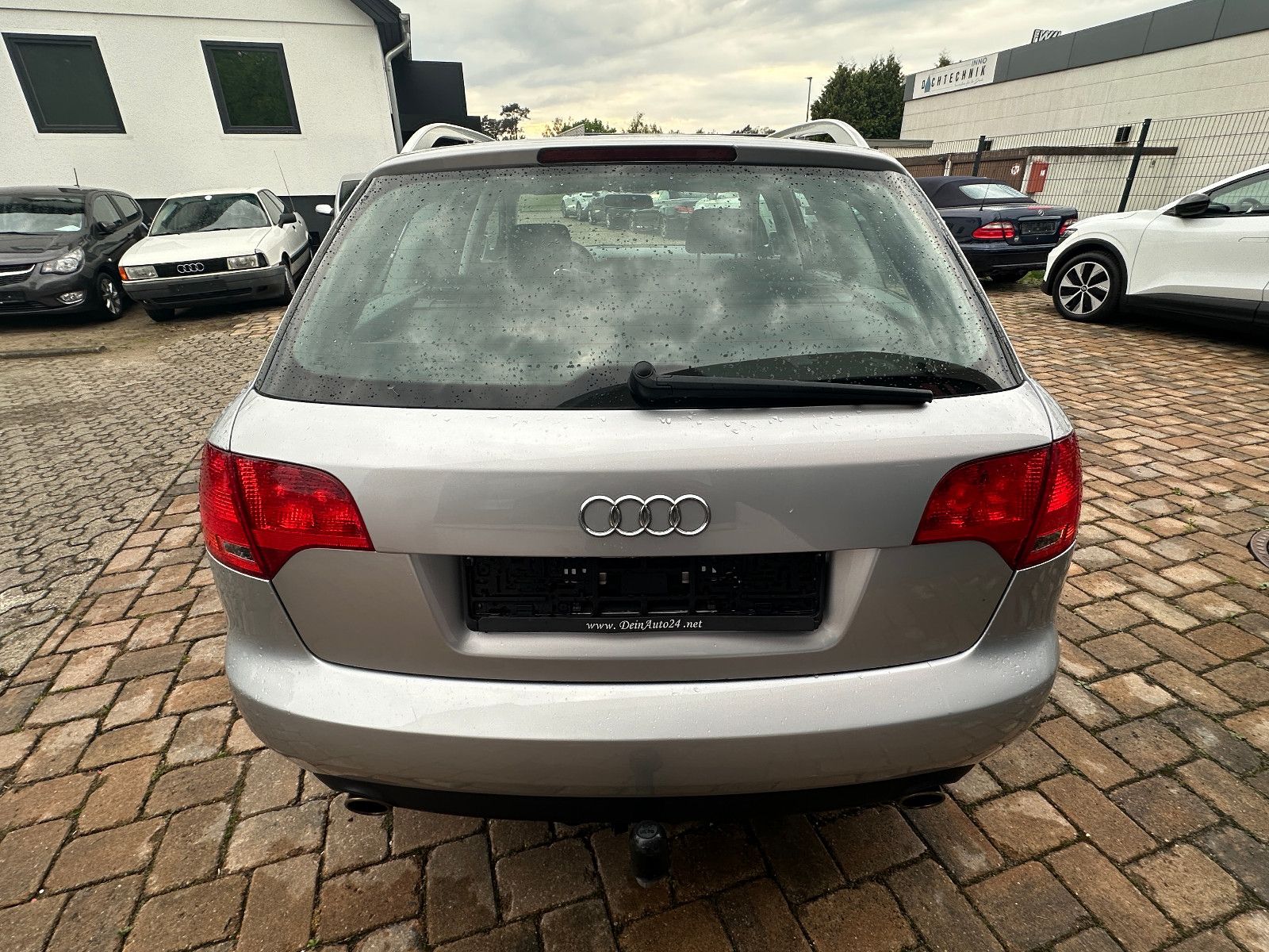 Fahrzeugabbildung Audi A4 Avant 1.8 T quattro HU neu AHK Bi Xenon