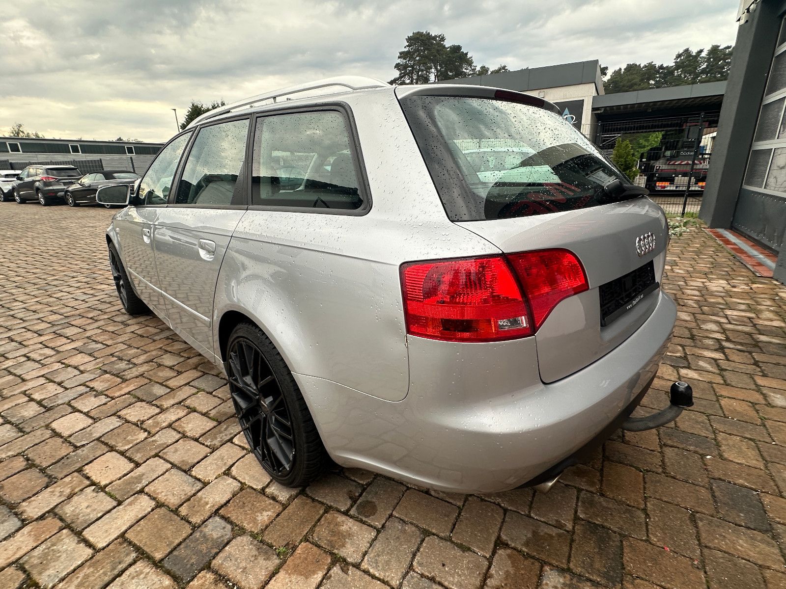 Fahrzeugabbildung Audi A4 Avant 1.8 T quattro HU neu AHK Bi Xenon