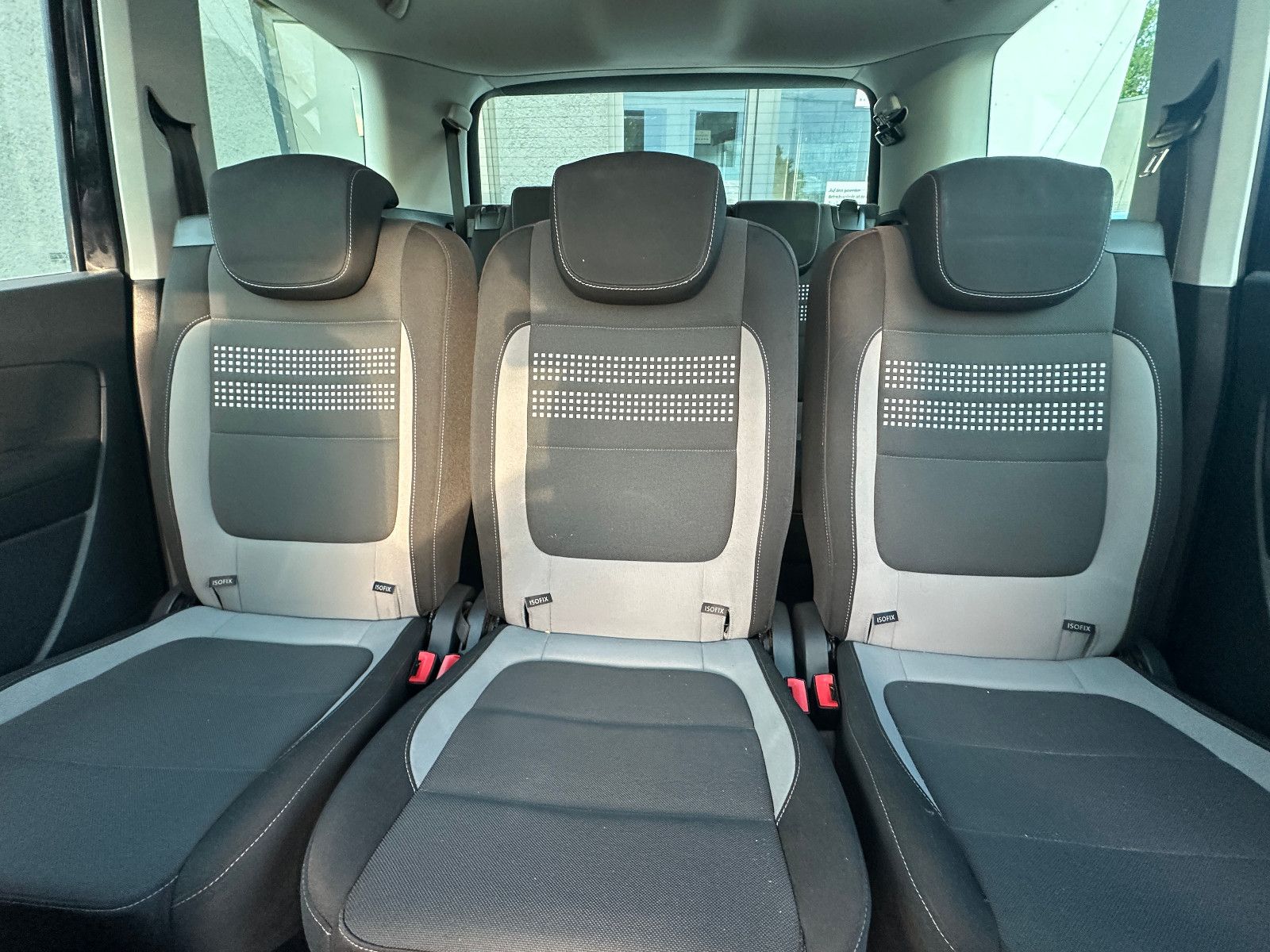 Fahrzeugabbildung Volkswagen Sharan Life 2.0 177 PS HU neu Pano AHK Navi SH