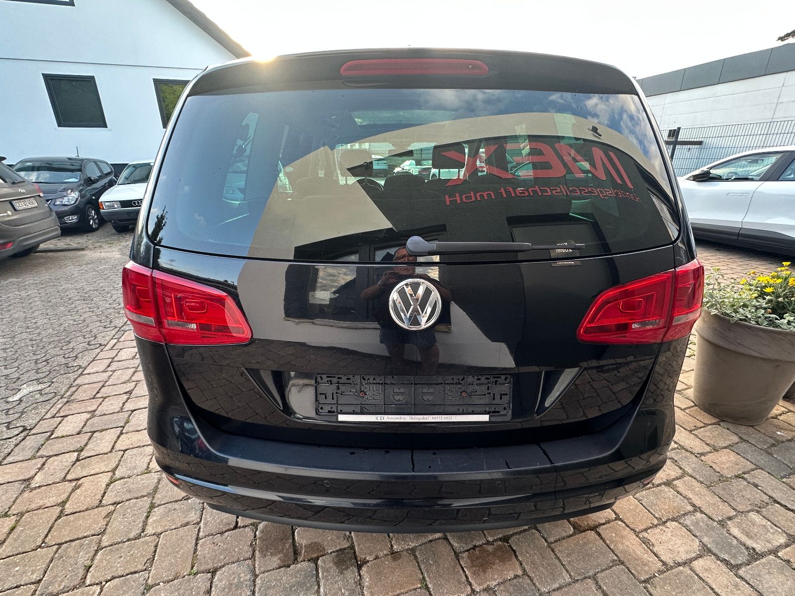 Fahrzeugabbildung Volkswagen Sharan Life 2.0 177 PS HU neu Pano AHK Navi SH