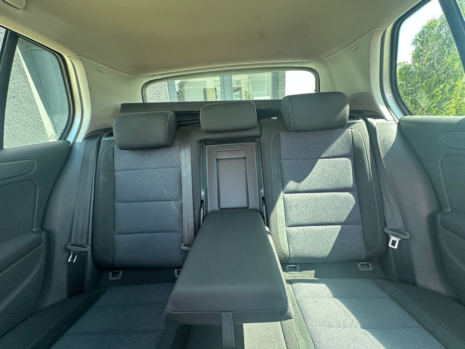 Fahrzeugabbildung Volkswagen Golf VI Style 1.2 105 PS HU Standh. PDC SH A/W